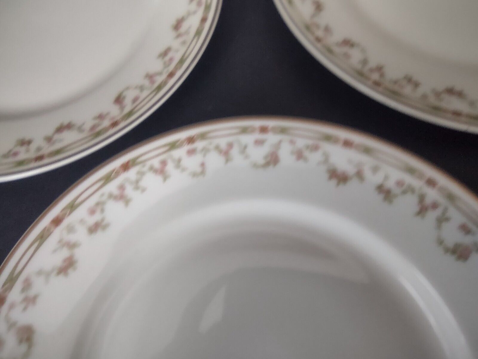 Haviland Limoges Schleiger 346 Red Rose 3 x Salad Lancheon Plate 8-1/2" (lot 545