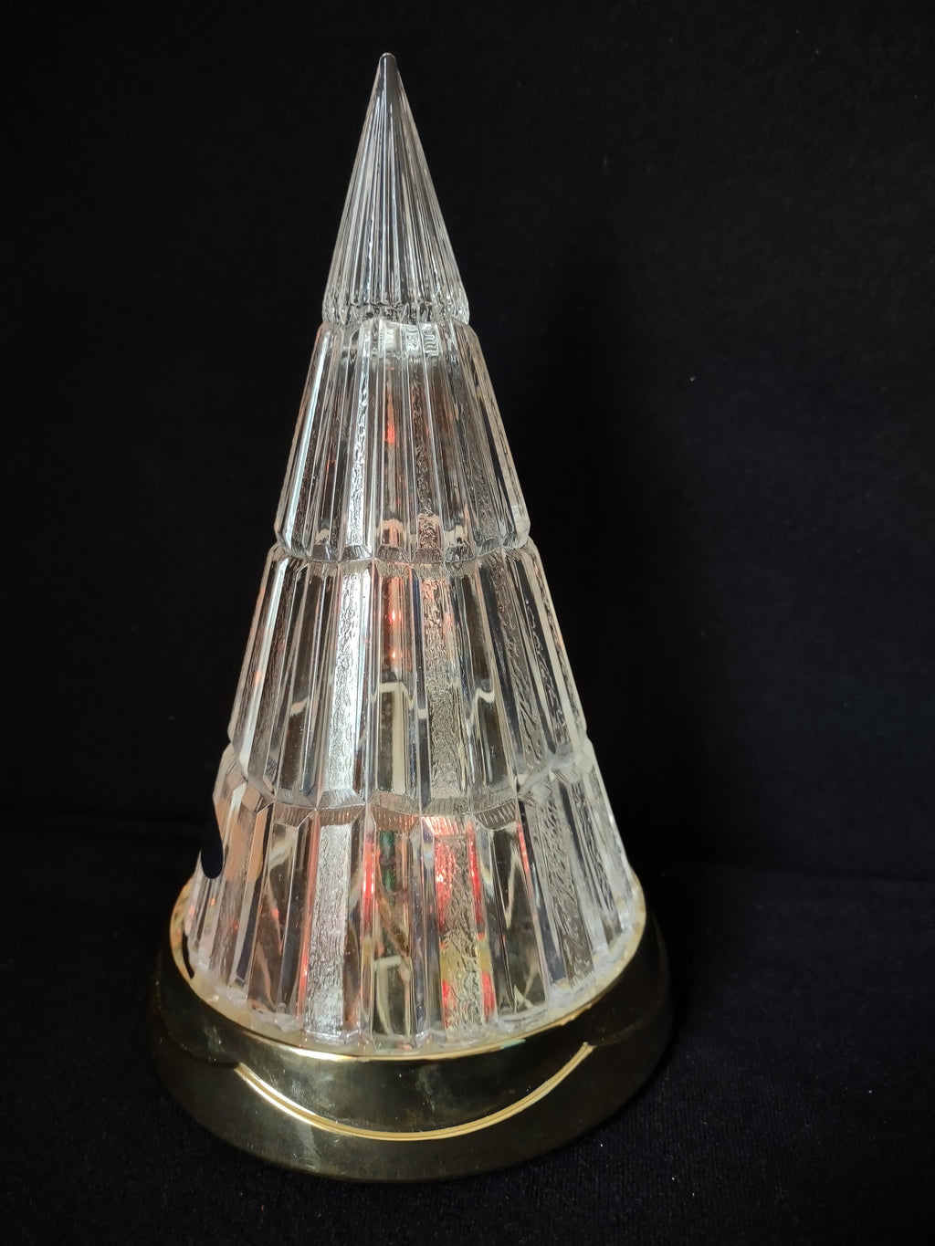 The American Crystal Collection Lighted Holiday Tree (lot 1732)