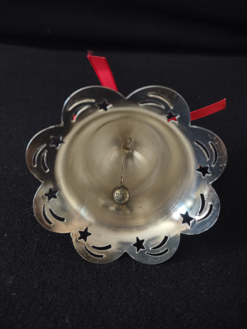 Vintage 2000 Towle Silver Plated Engraved Christmas Bell (Lot 4133)