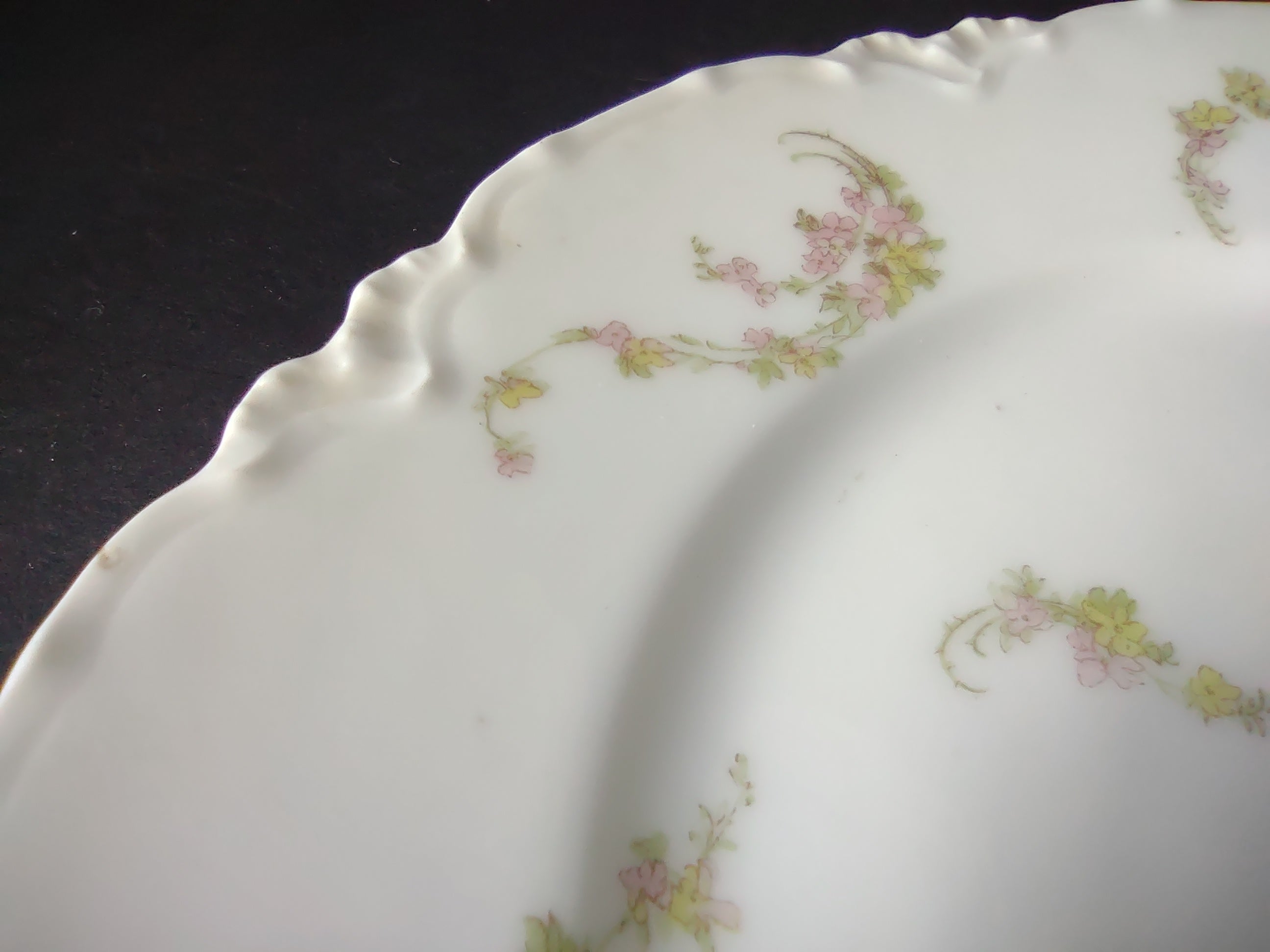 Haviland Limoges 7 x Luncheon Salad Plate Scalloped Edge Flowers (lot 829)