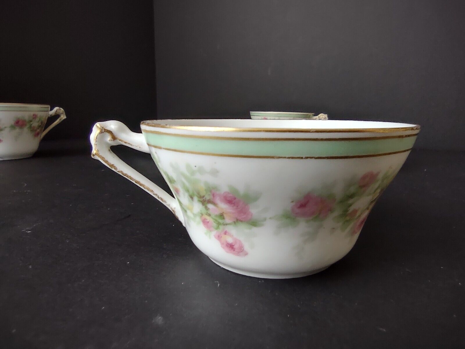 Coronet Limoges France 3 x Tea Cup Mint Band Gold Trim Pink Rose (lot 548)