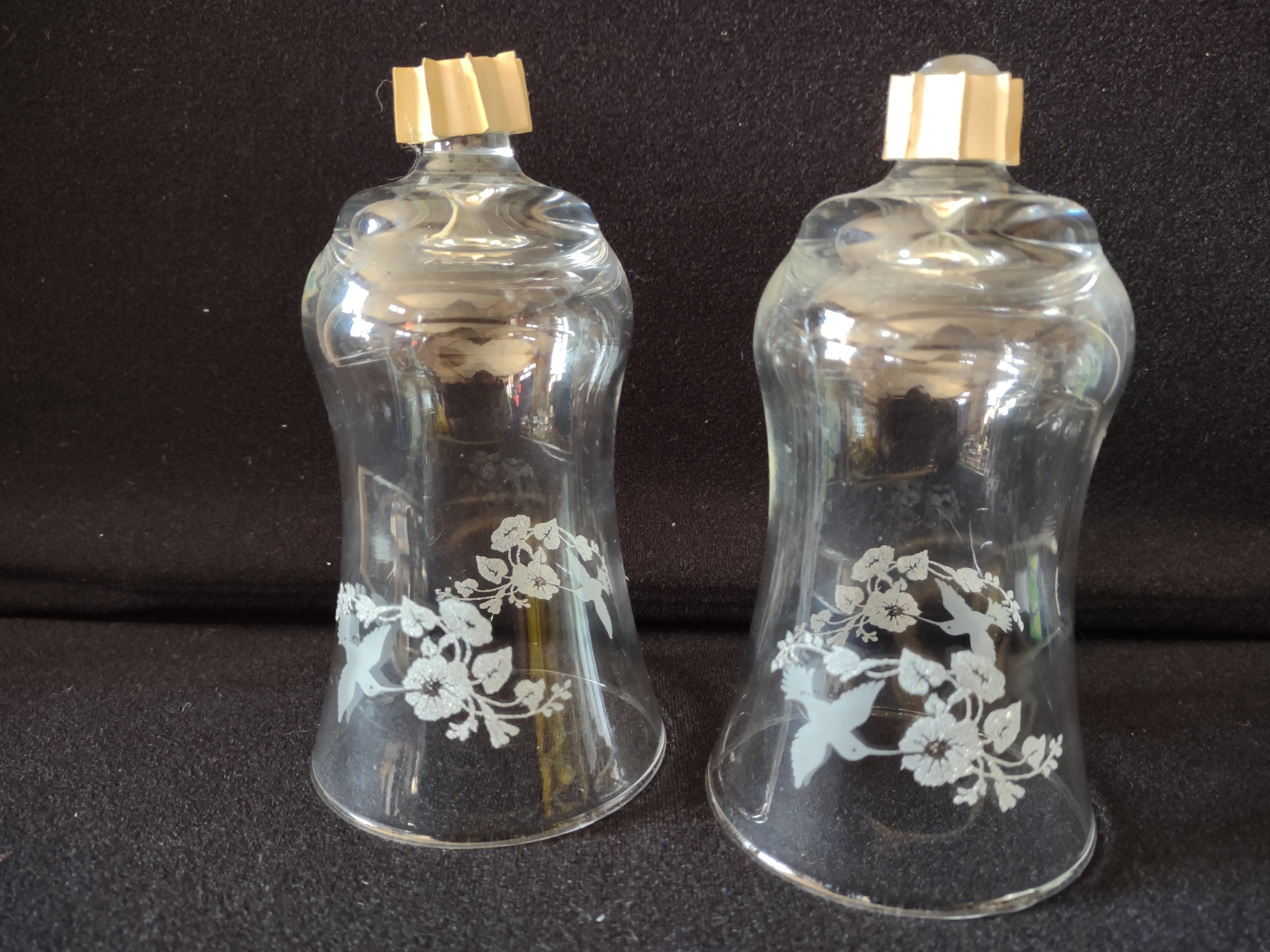 Vintage Homco Hummingbird Etched PEG Clear Sconce Votive Holder x 2 (lot 5398)