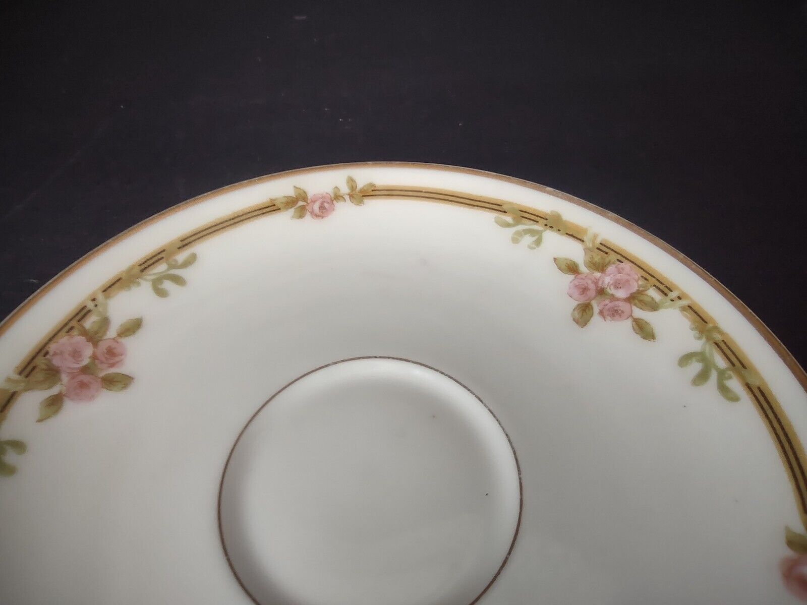 Haviland Limoges Schleiger 625 A Red Rose 2 x Saucer 5-3/4" (lot 540