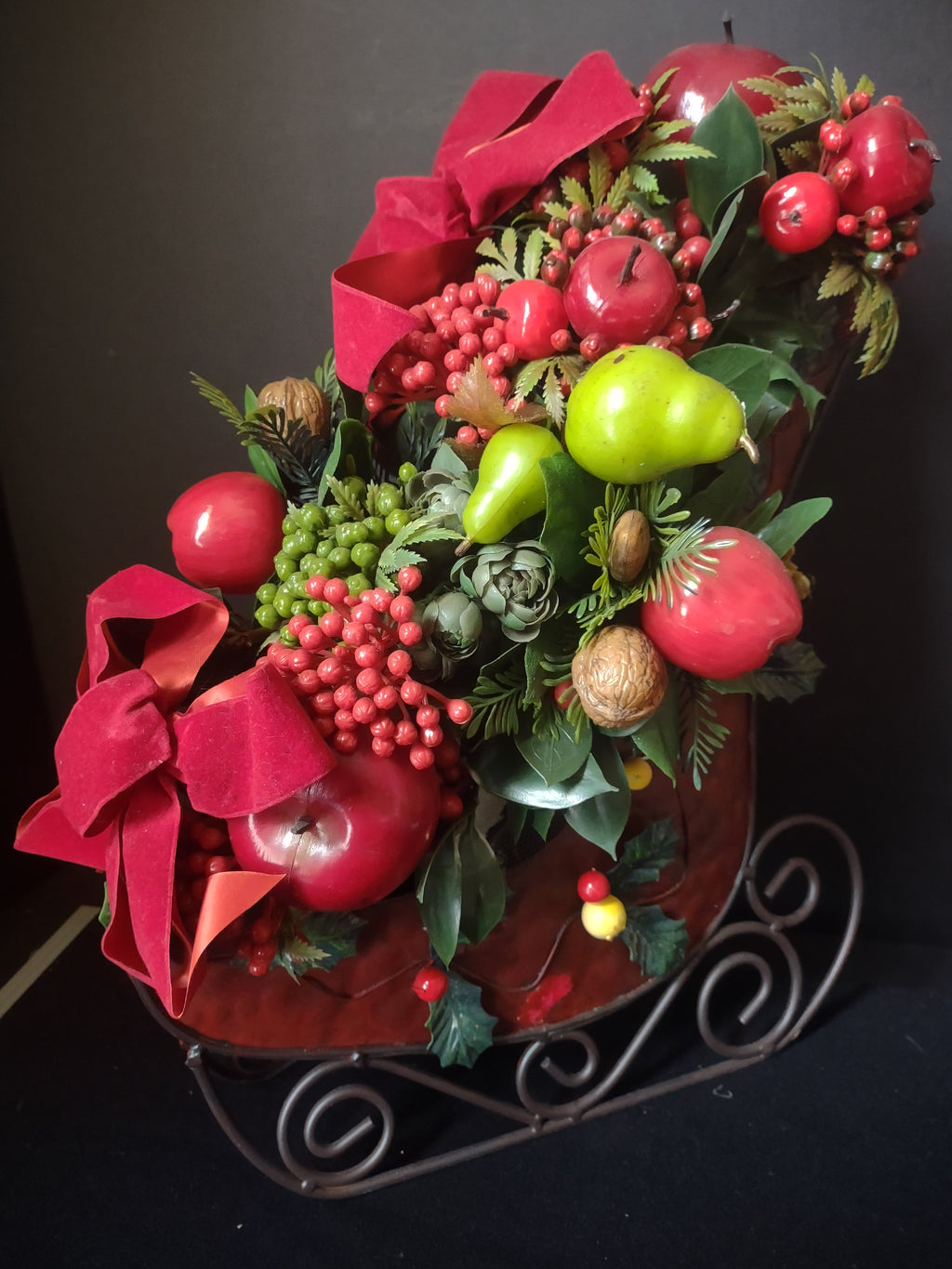 Christmas TabletopCenterpiece Decor Sleigh Apples Nuts Berries Pear (lot 1590)