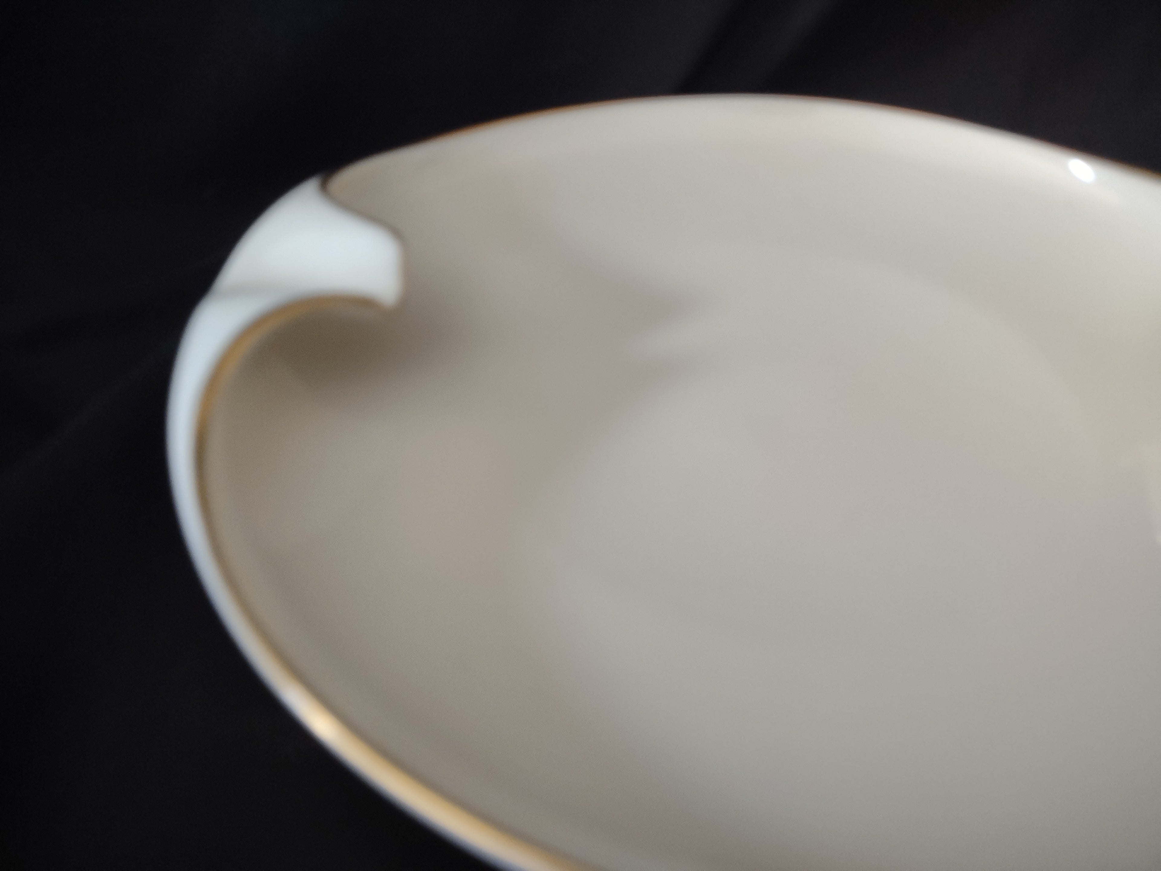 Vintage Lenox MCM Porcelain Gold Trim Ashtray 8" (lot 1980)