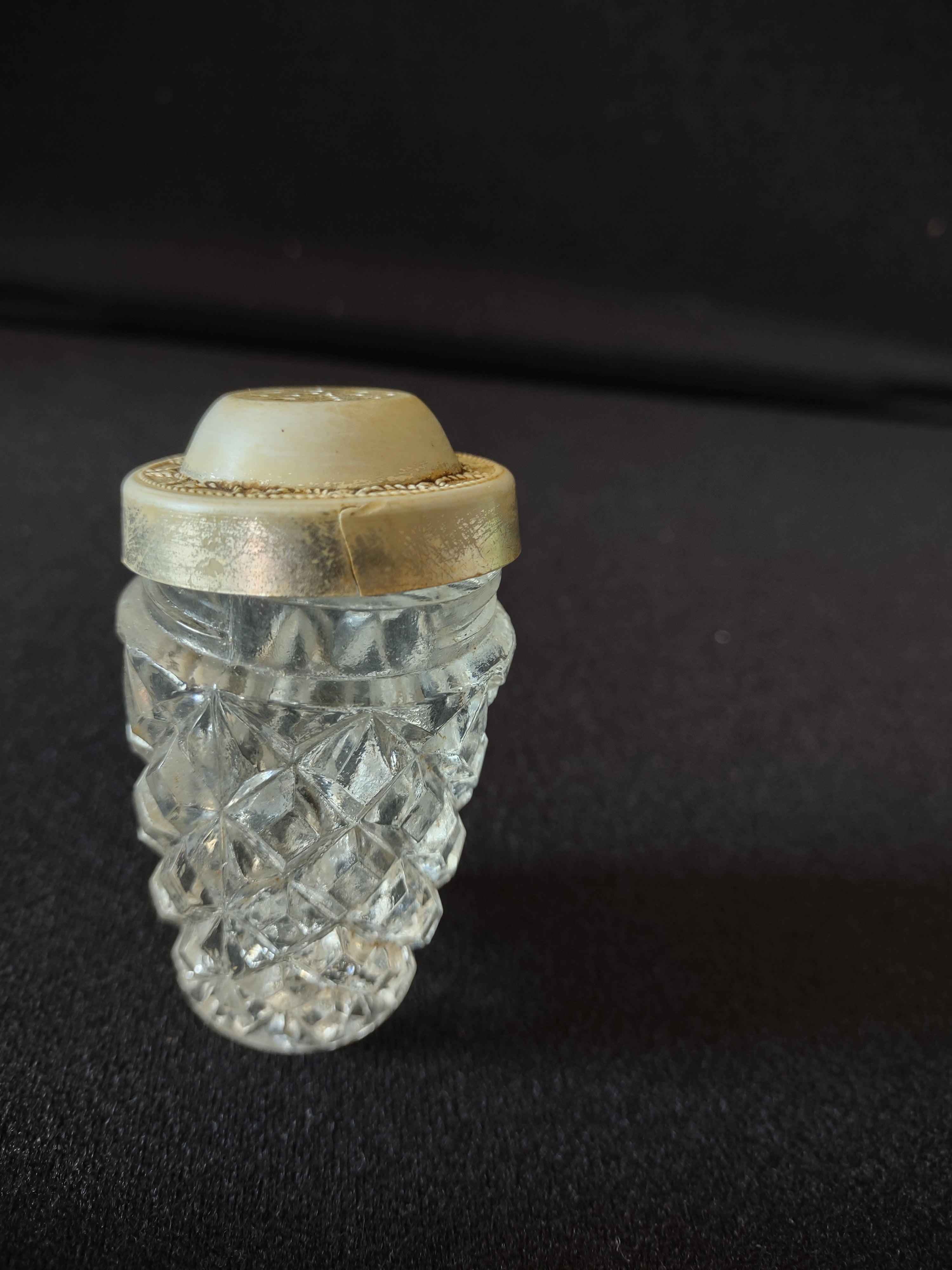 Vintage Salt Pepper Shaker Glass Body Plastic Top IMPERFECT (lot 5396)