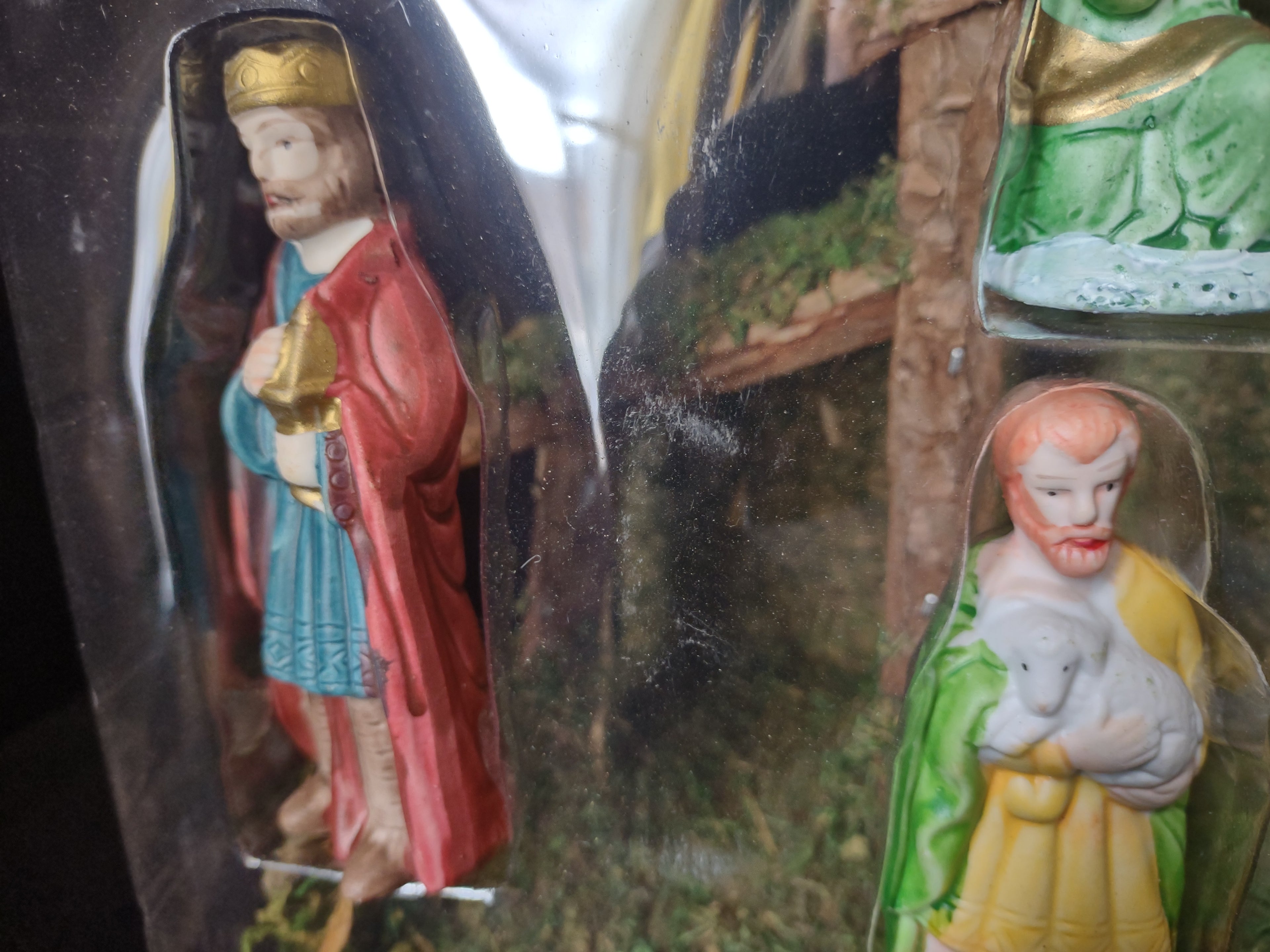 Christmas Porcelain Nativity Set 11 pc with Stable (lot 1587)