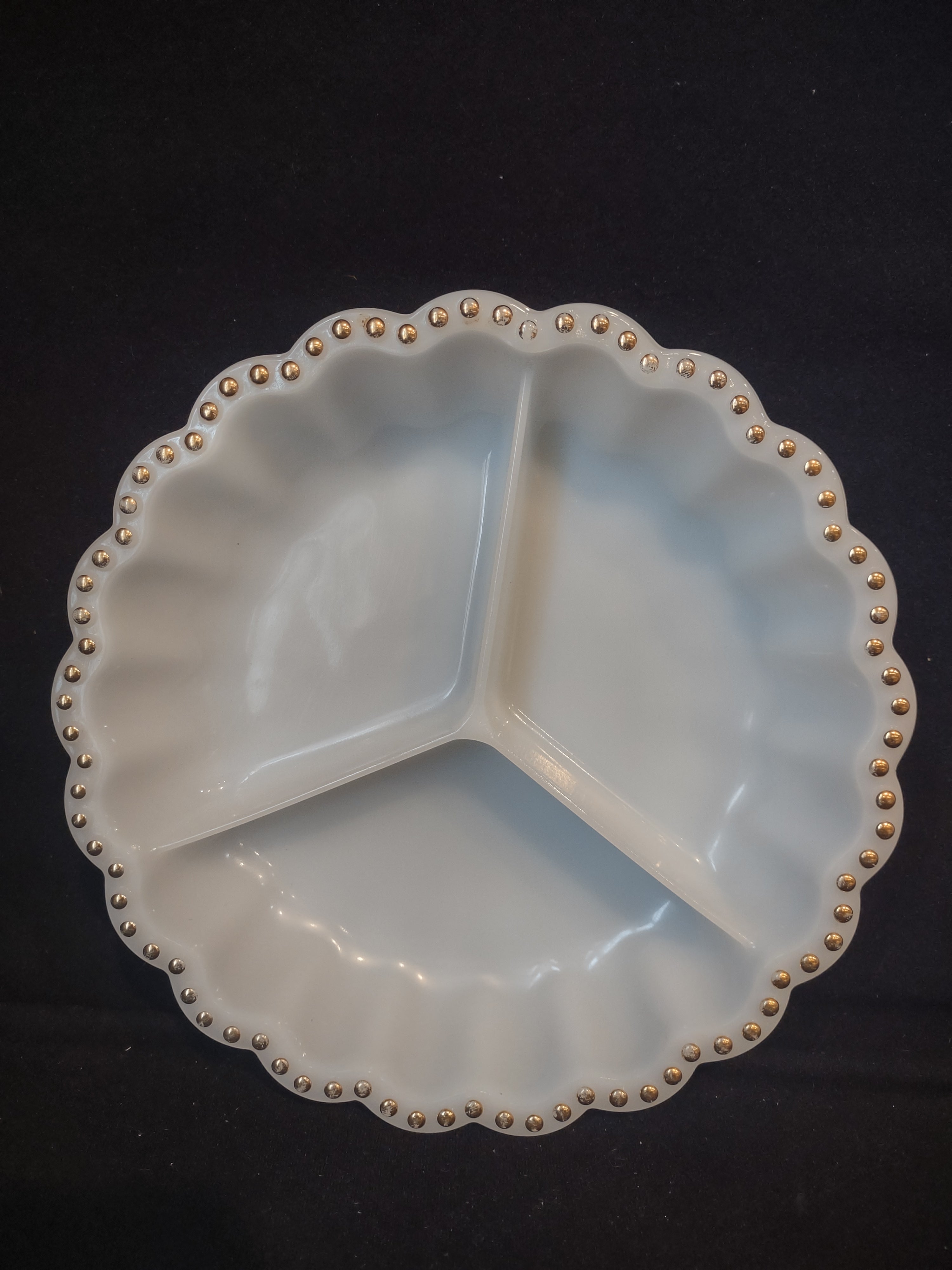 Vintage Mid Century Anchor Hocking Milk Glass Serving Dish (lot 2598c)