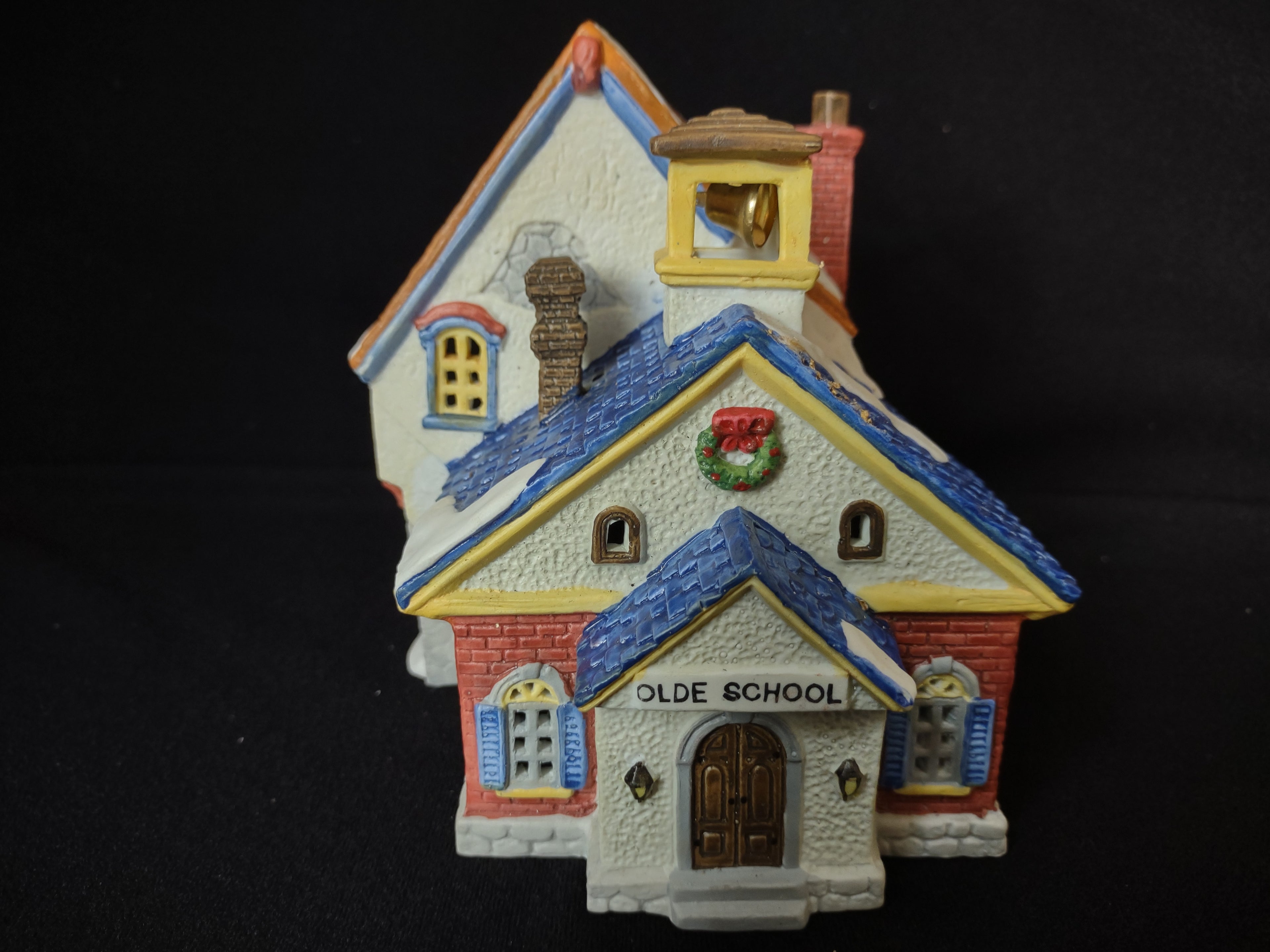 Vintage Lemax Olde School House Christmas Village Light Up (lot 2284)