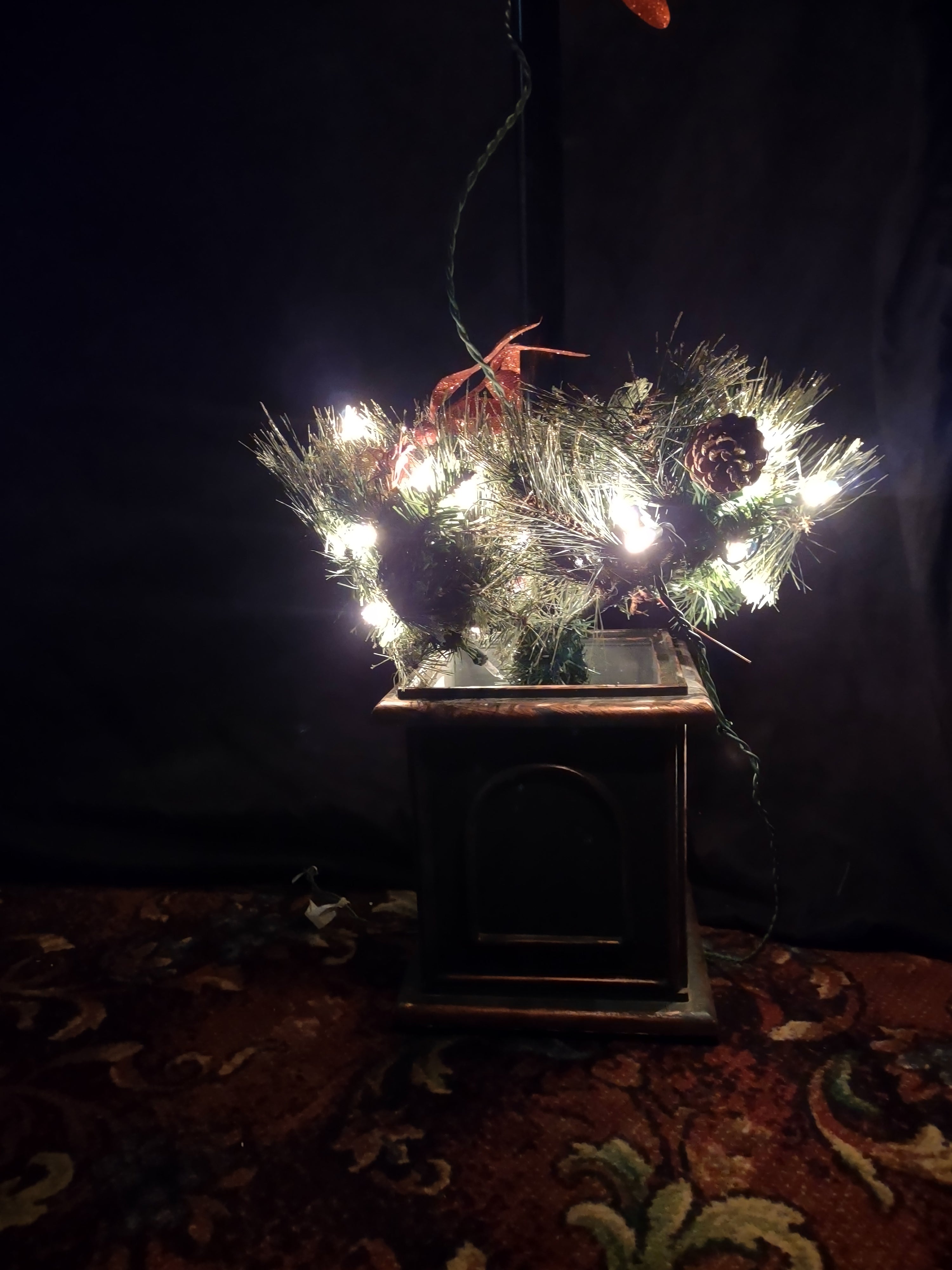 Christmas 4 Ft Prelit Porch Tree with Lantern (lot 3304)