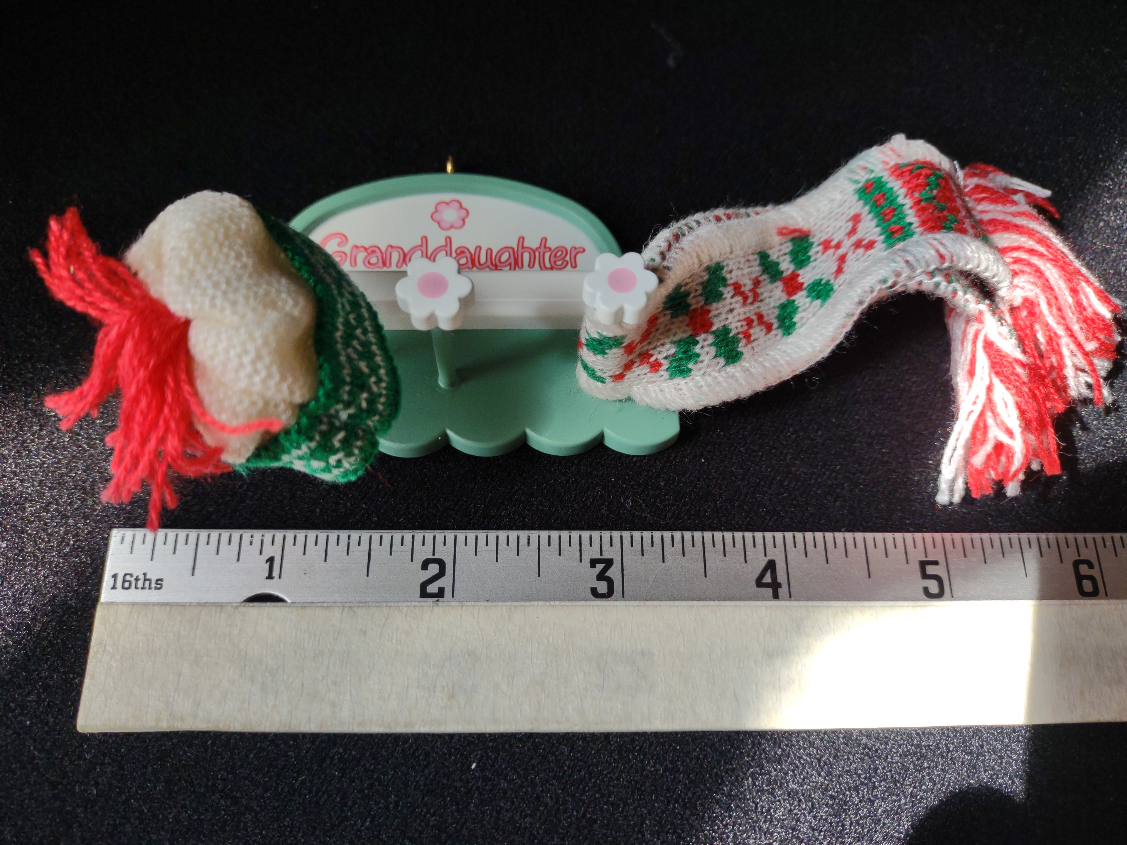 Vintage Hallmark Keepsake Christmas Ornament Granddaughter 2004 (lot 1607)