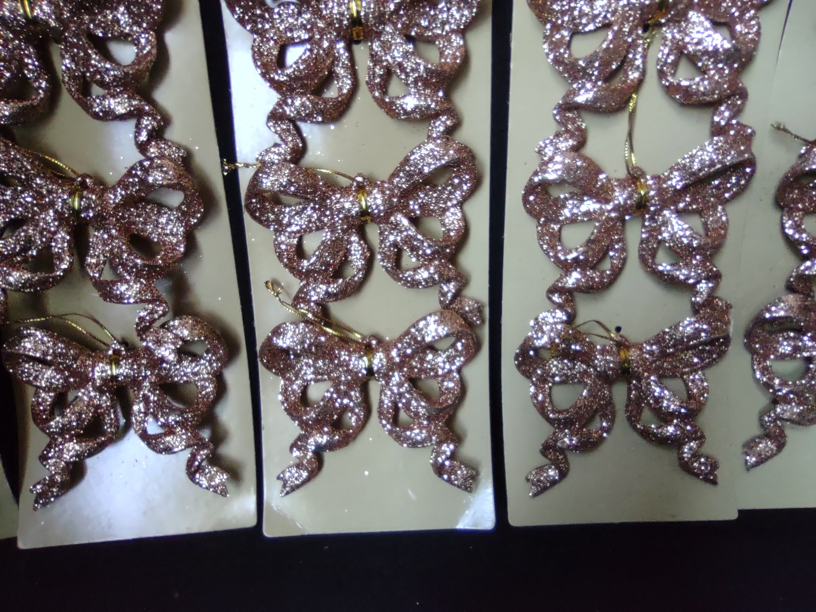 Lot of 20 Christmas Golden Ribbon Ornament (lot 1560)