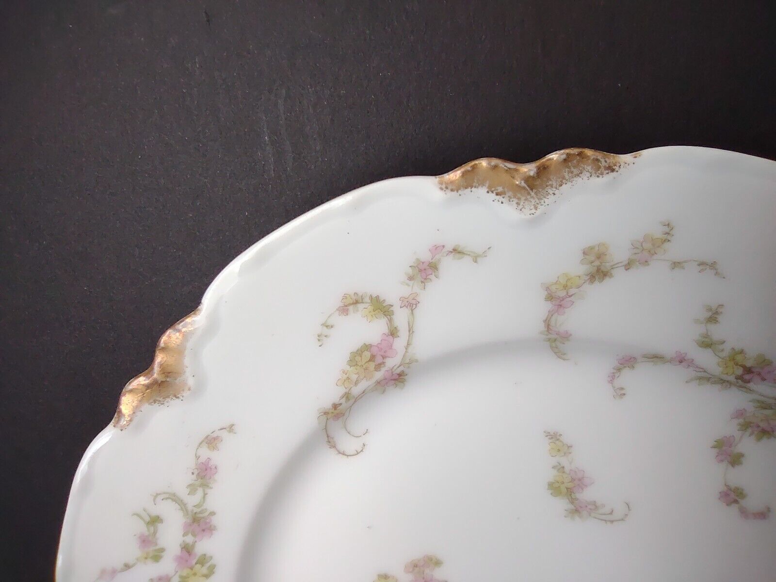 Haviland Limoges Roses Gold Trim Luncheon Salad Plate 8-1/2" (lot 359)
