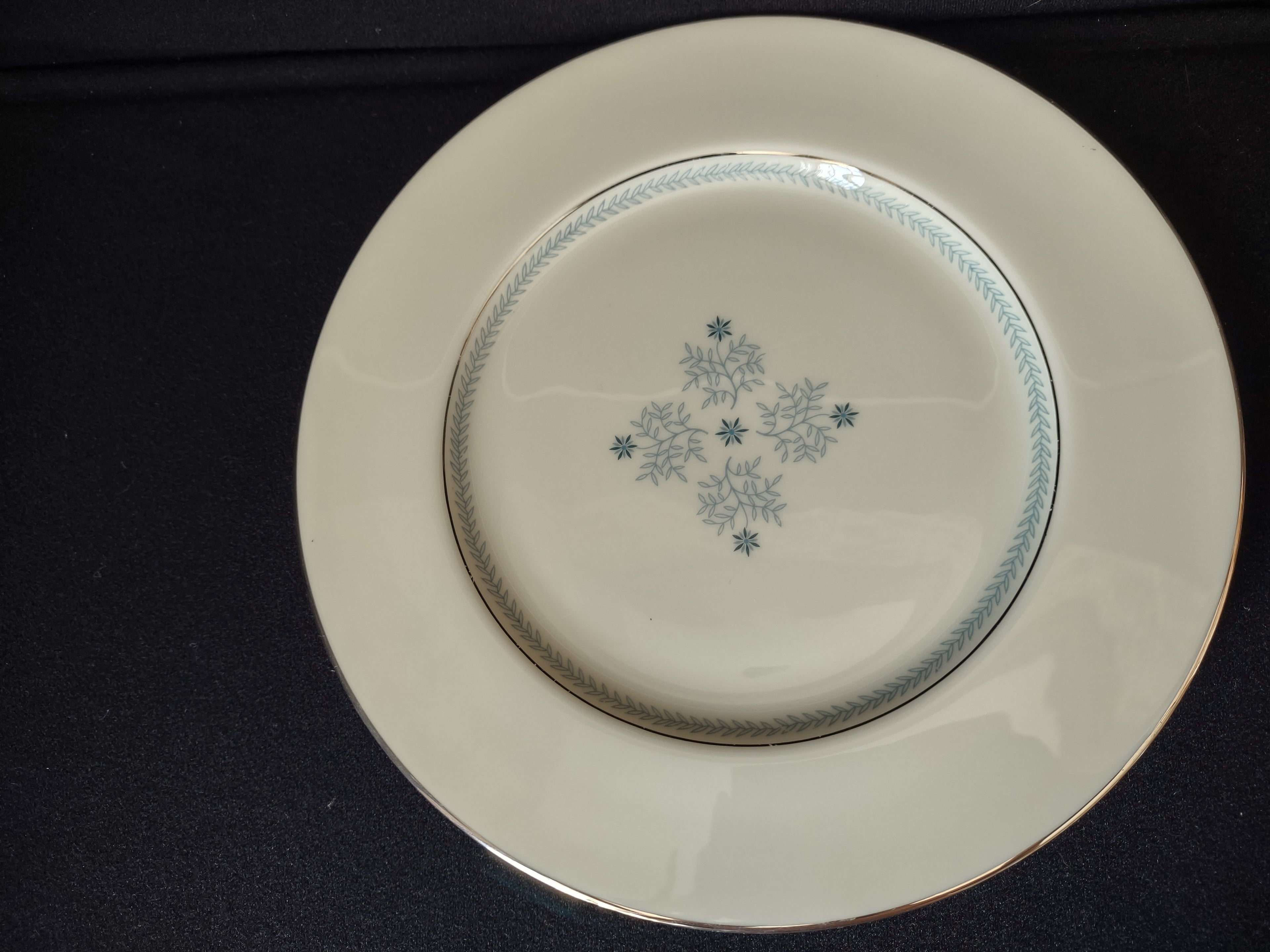 Vintage Lenox Charmaine C-512 Gold Trim Dinner Plate 10-1/2" (lot 1905)