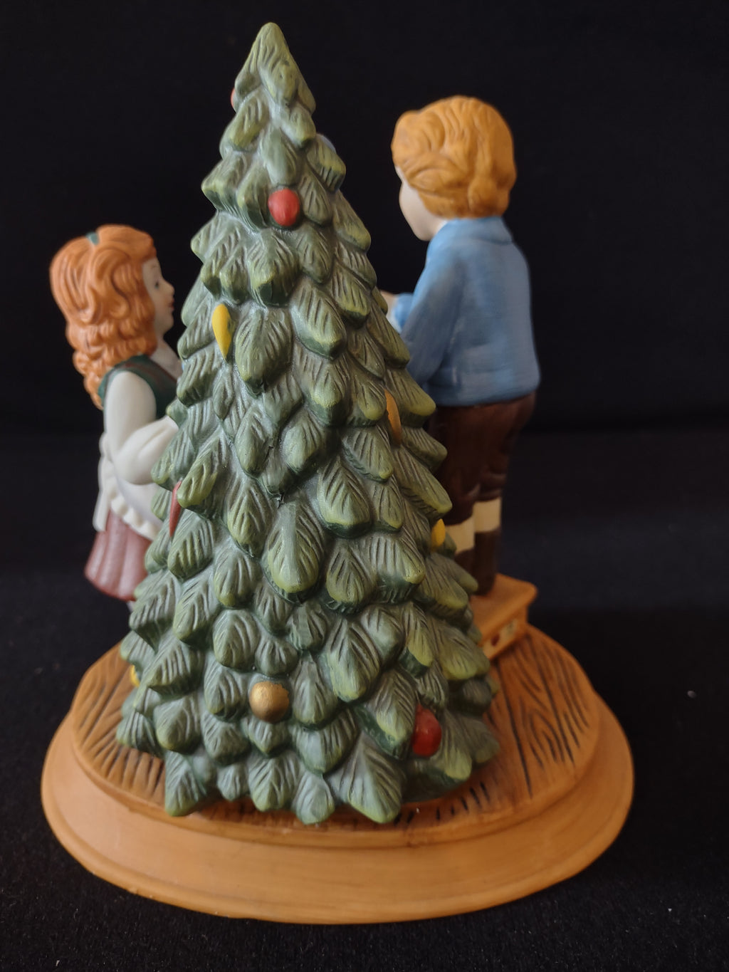 Avon Christmas Tree Memories 1982 Keeping Traditions Boy Girl (Lot 3609)