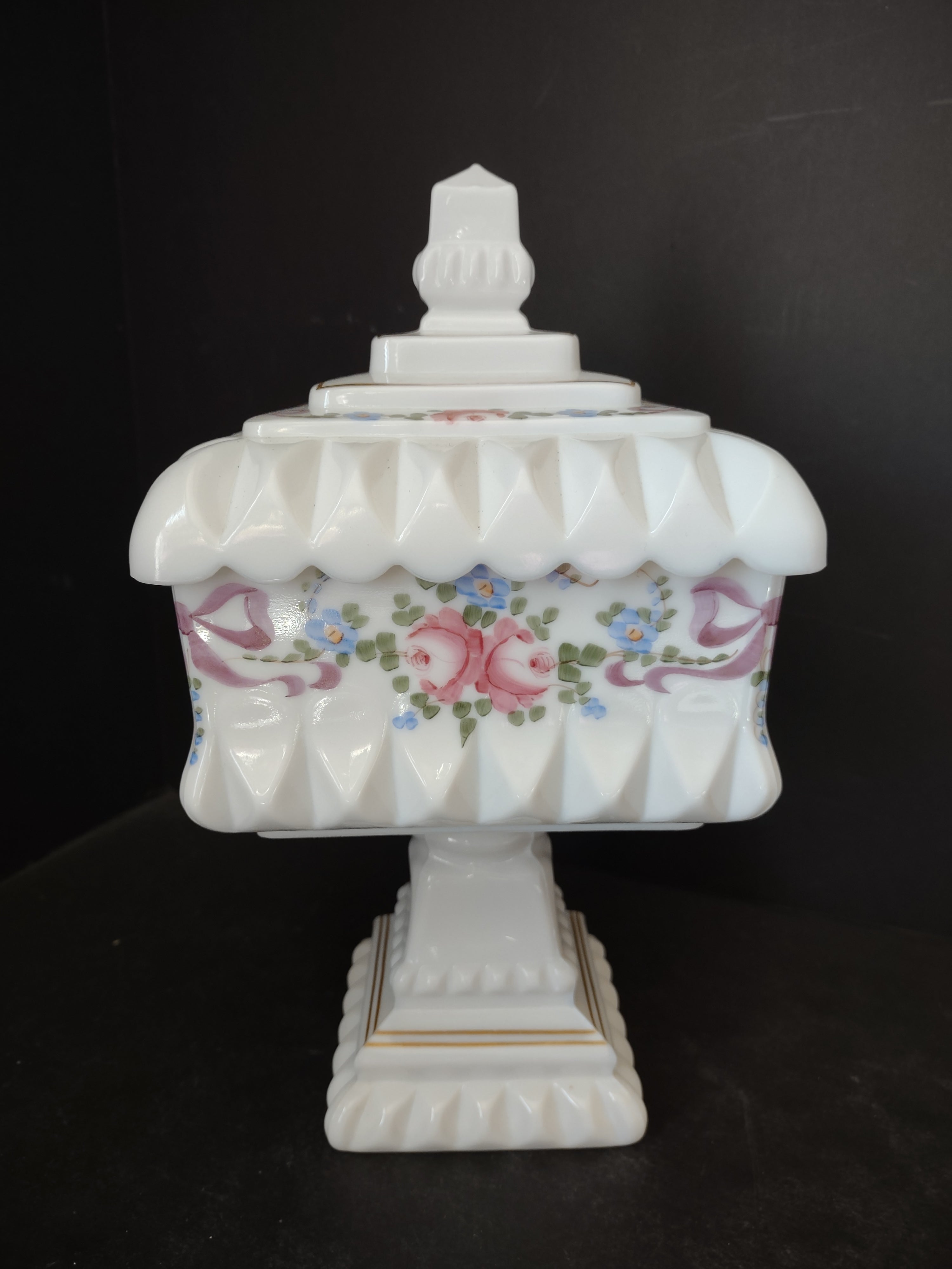 Vintage Westmoreland Milk Glass Candle Holder Wedding Bowl Ribbon Bow (lot 5728)