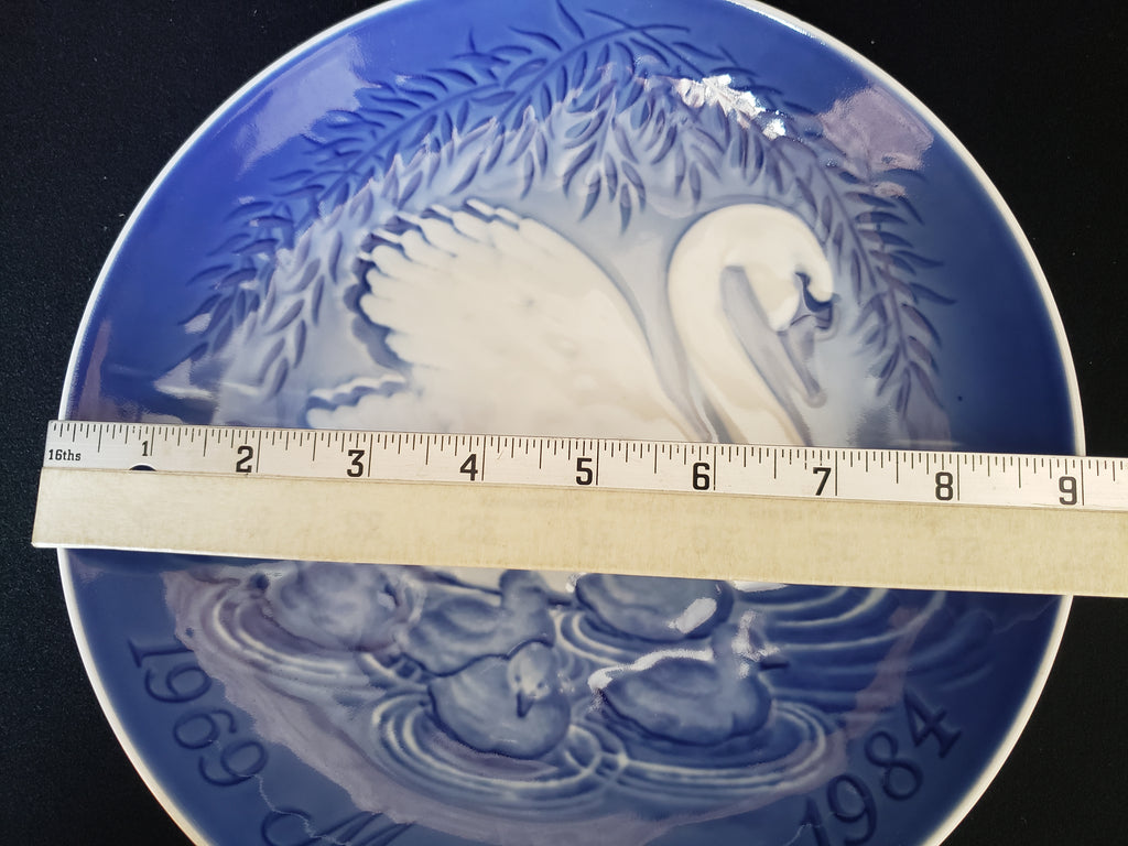 B & G Copenhagen Porcelain Wall Plate Mother's Day Swan Blue (lot 2197)