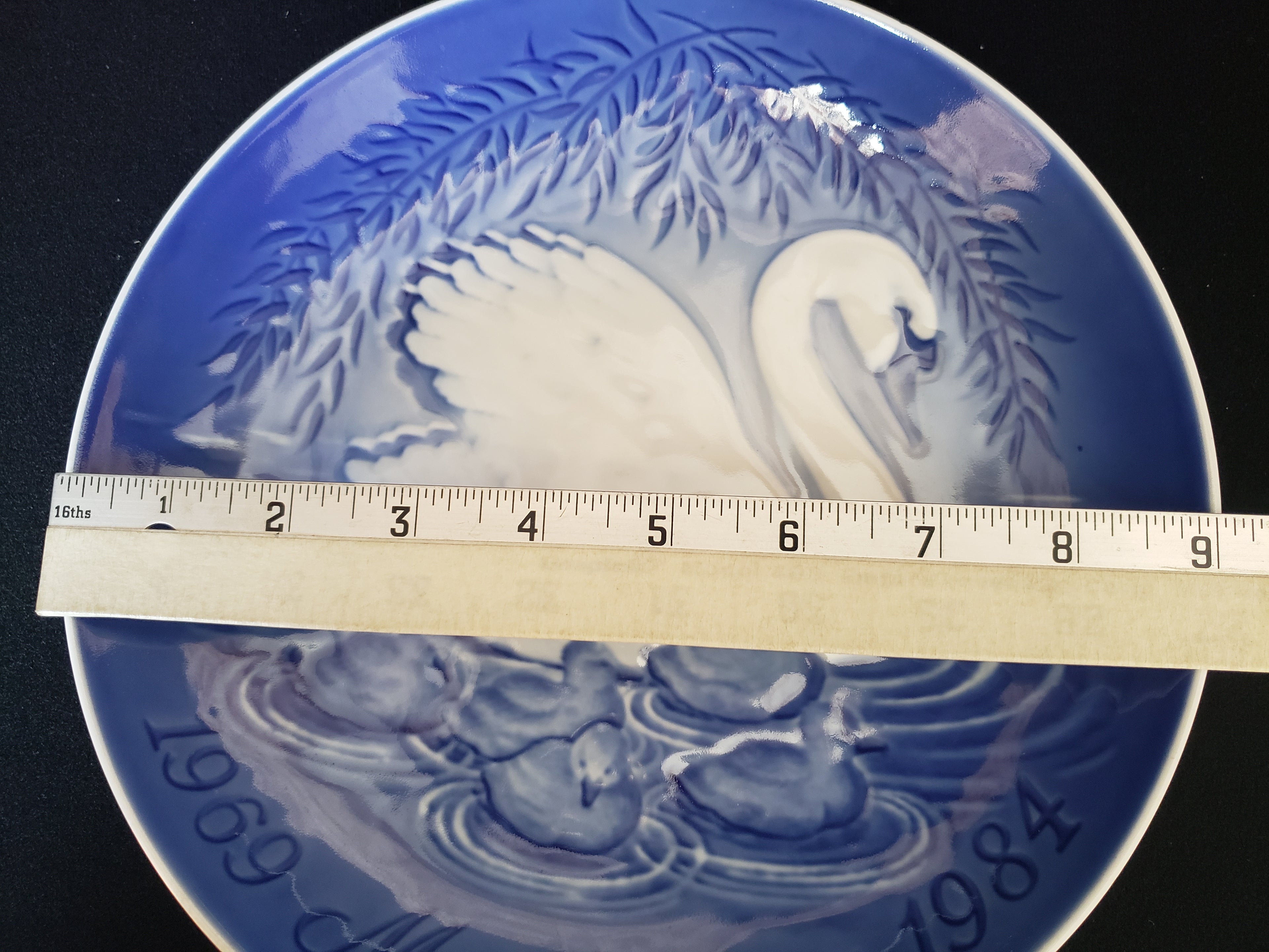 B & G Copenhagen Porcelain Wall Plate Mother's Day Swan Blue (lot 2197)