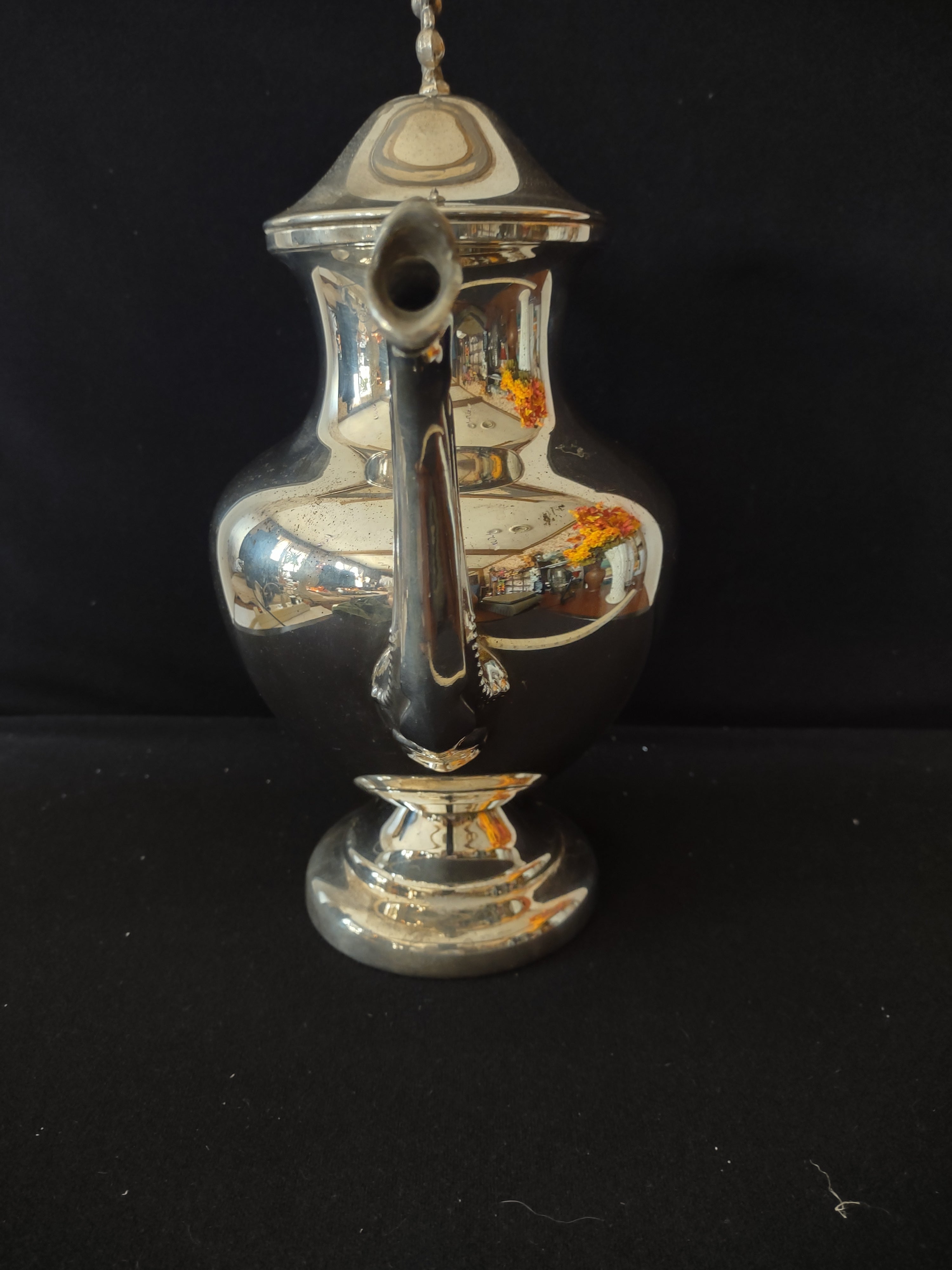 Vintage Silver-Plated Pedestal Scrolled Handle Leaf Finial Lid Teapot (Lot 3351)