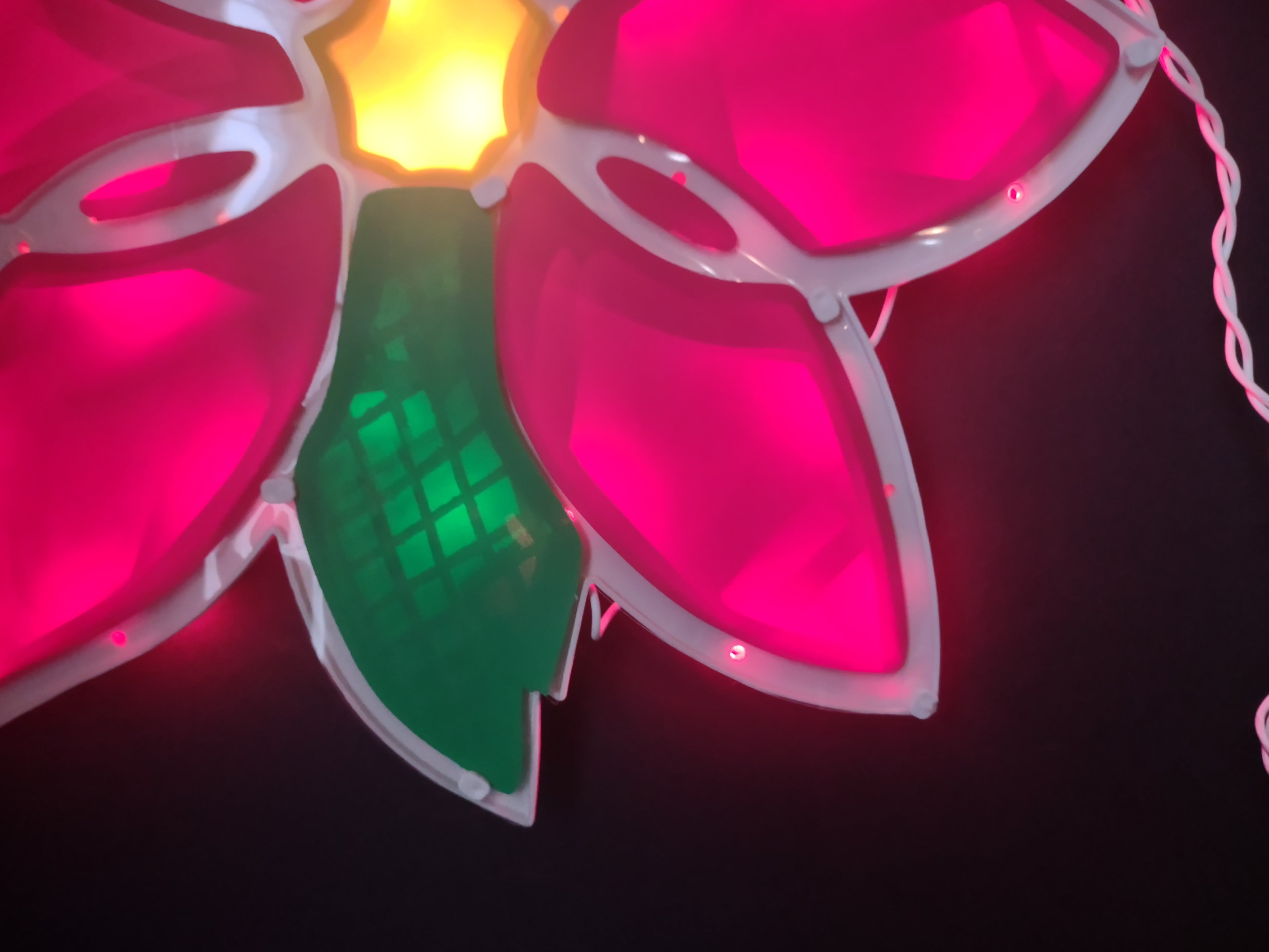 Christmas Poinsettia Flower Light Up Sculpture Decoration 17" (lot 1549)