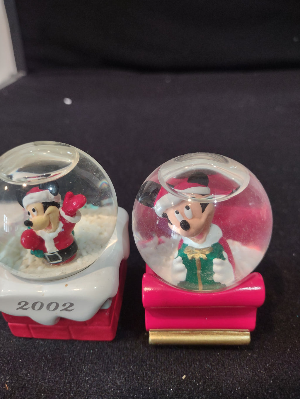 Disney Mickey Minnie Christmas 11 Snow Globes (Lot 4007)