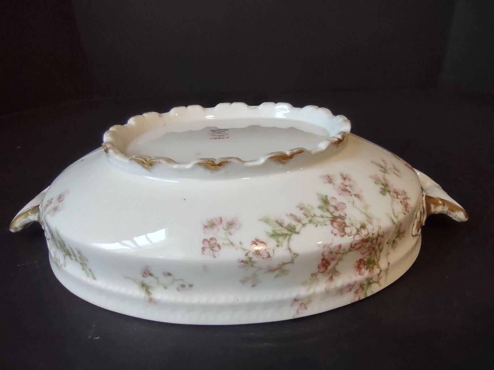 Haviland Limoges France Serving Bowl Gold Handles Red FLower Blossoms (lot 555)