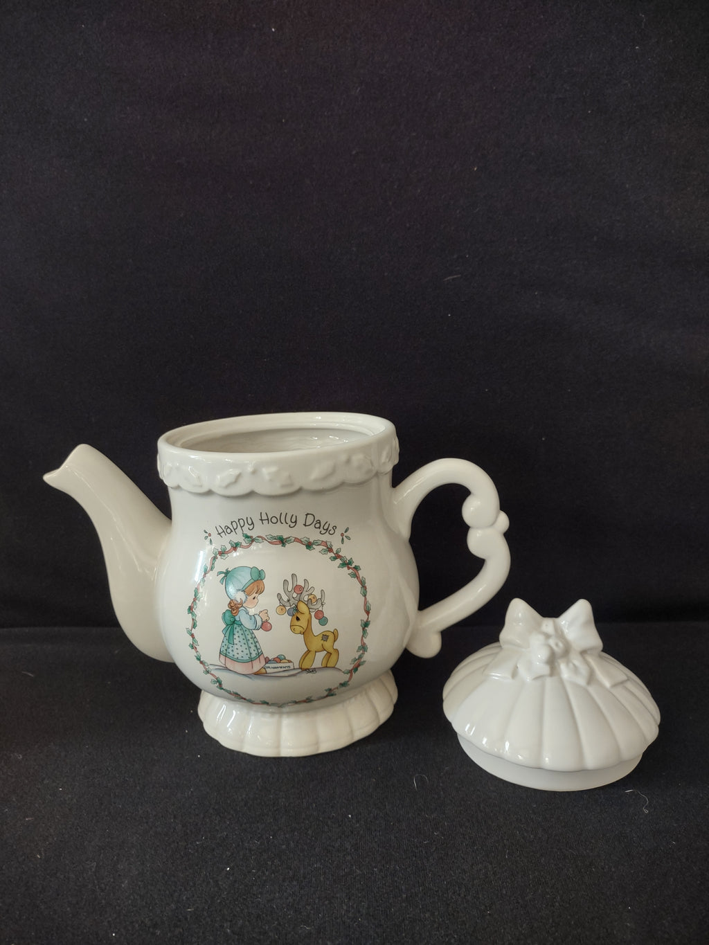 Vintage Precious Moments Happy Holly Days Christmas Teapot (Lot 4043)
