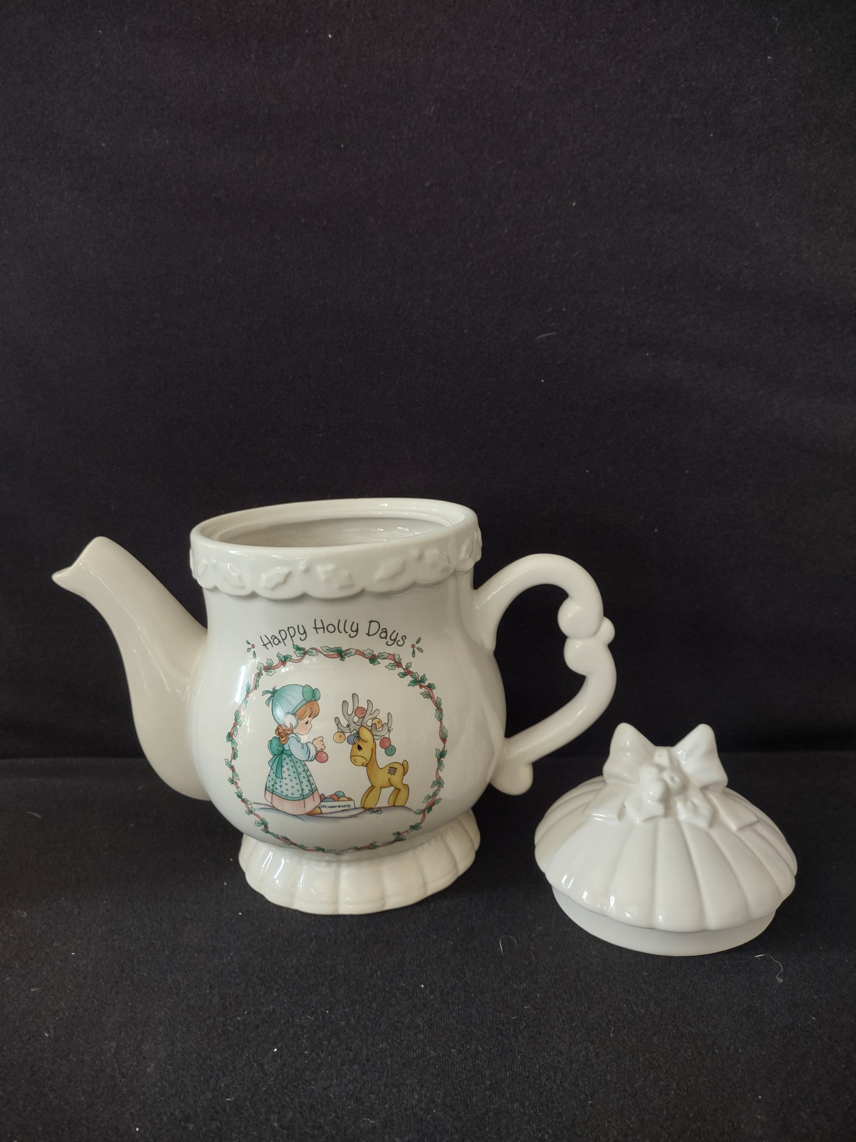 Vintage Precious Moments Happy Holly Days Christmas Teapot (Lot 4043)