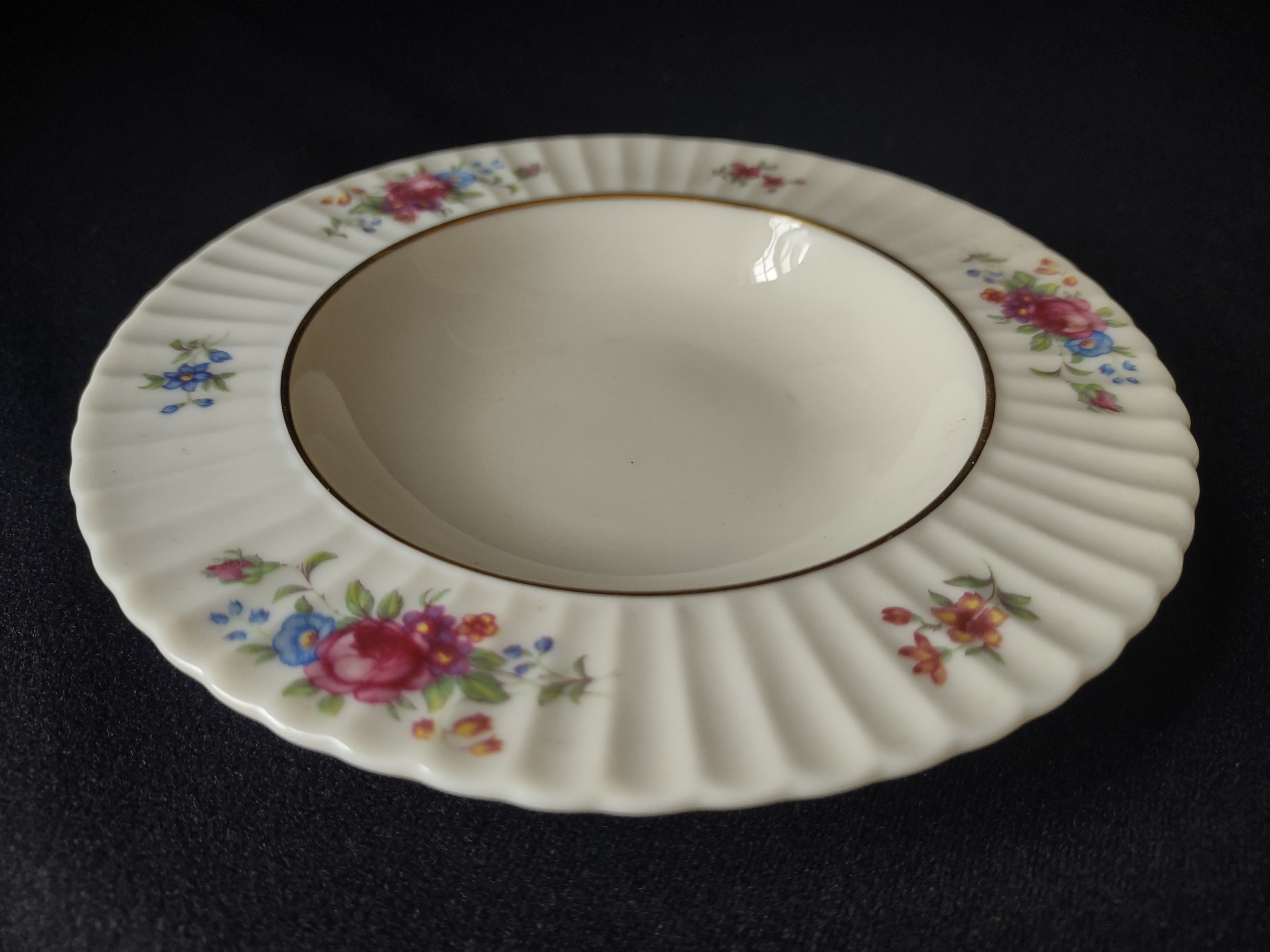 Vintage Lenox Pavlova Small Coupe Plate (lot 1843)