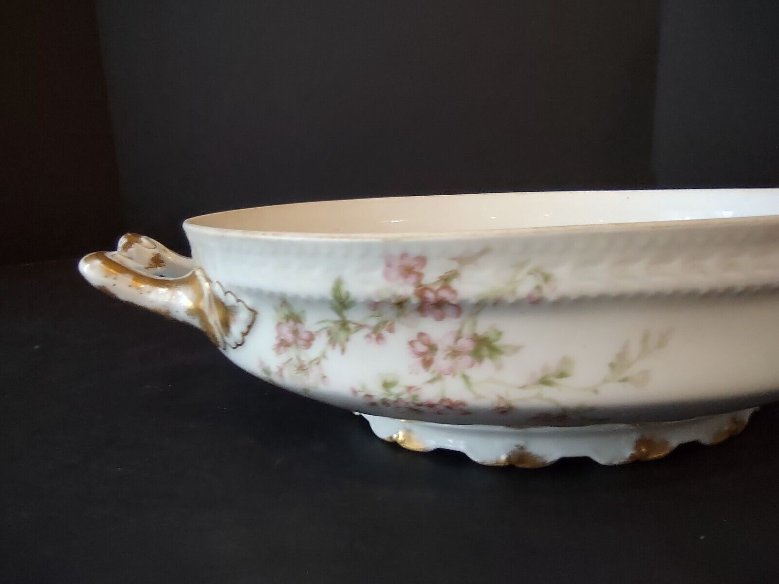 Haviland Limoges France Serving Bowl Gold Handles Red FLower Blossoms (lot 555)