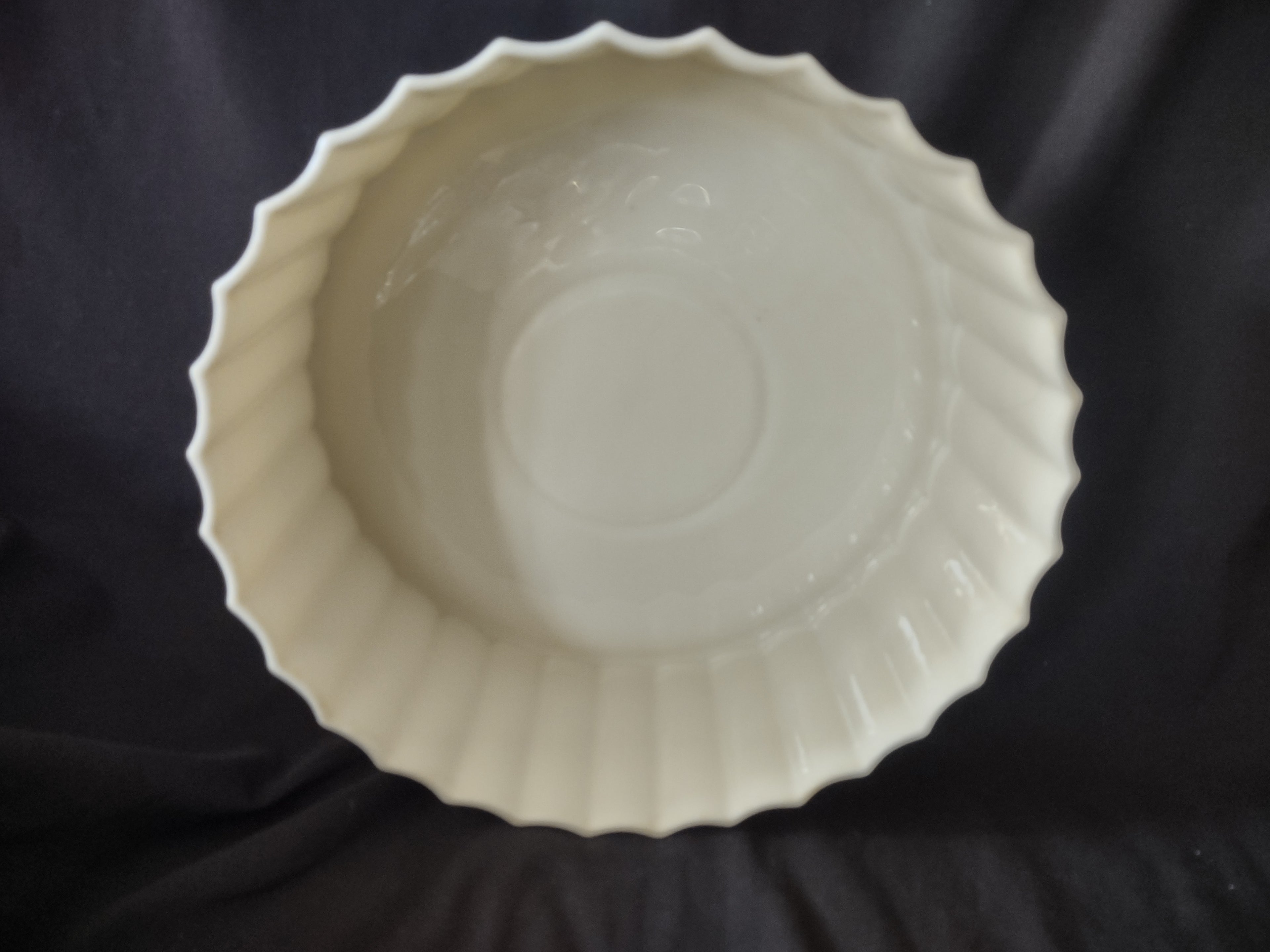 Vintage Lenox Round Serving Dish 10" (lot 1971)