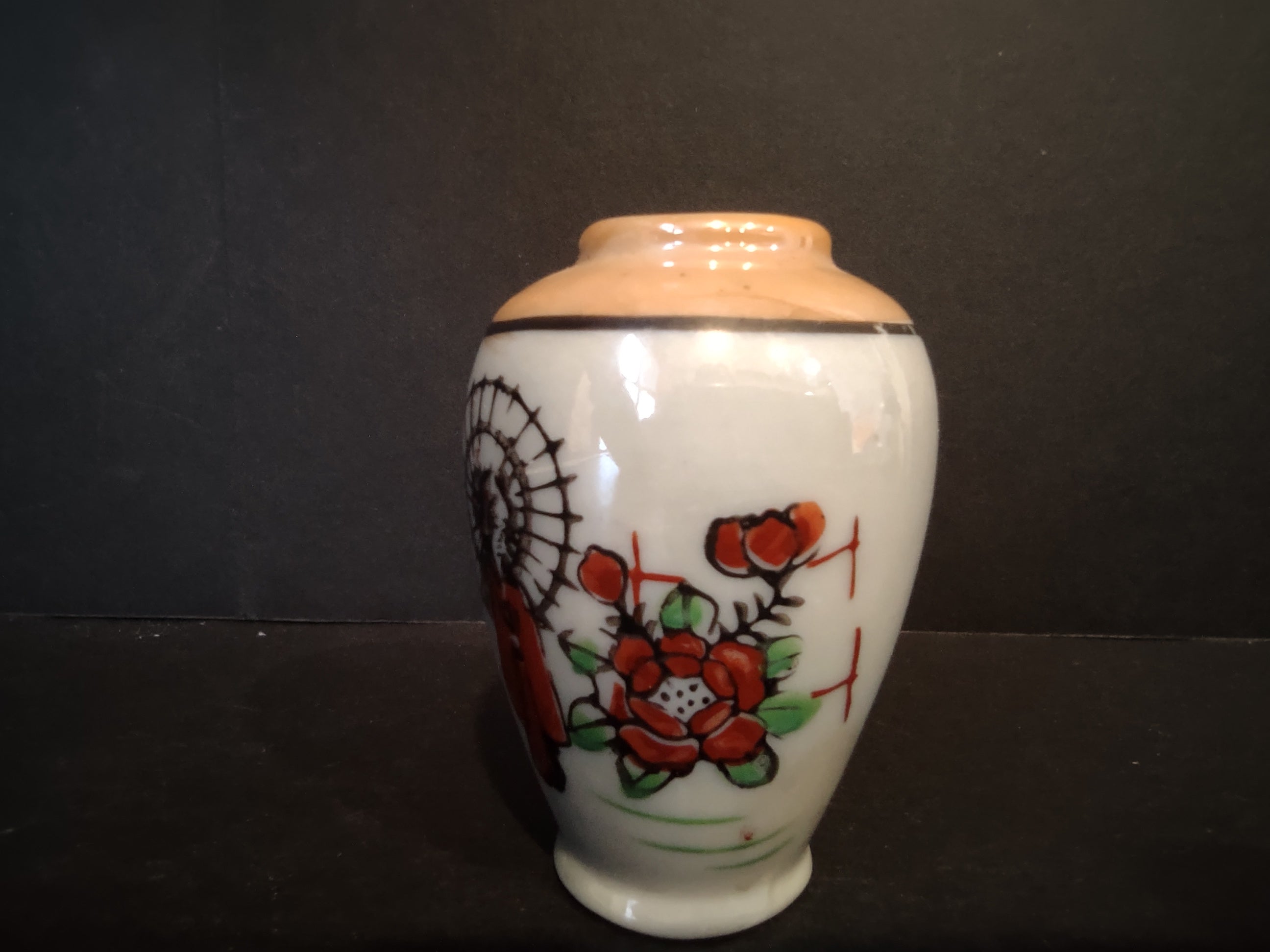 Vintage Japan Small 2-1/2" Vase Hand Painted (lot 5357)