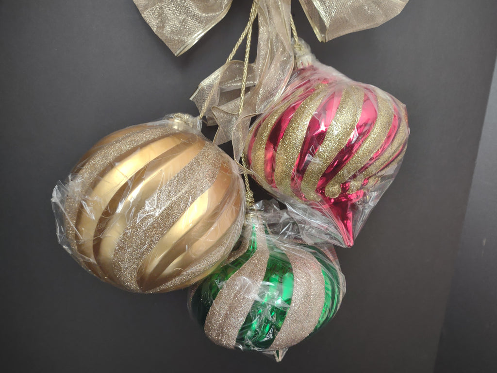 Christmas Holiday Set of 3 Large 5" Ornaments (lot 1285)
