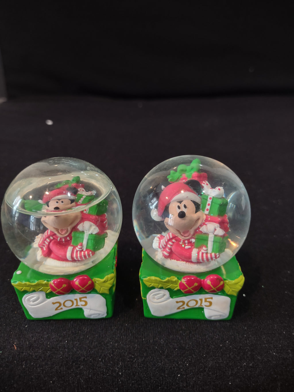 Disney Mickey Minnie Christmas 11 Snow Globes (Lot 4007)