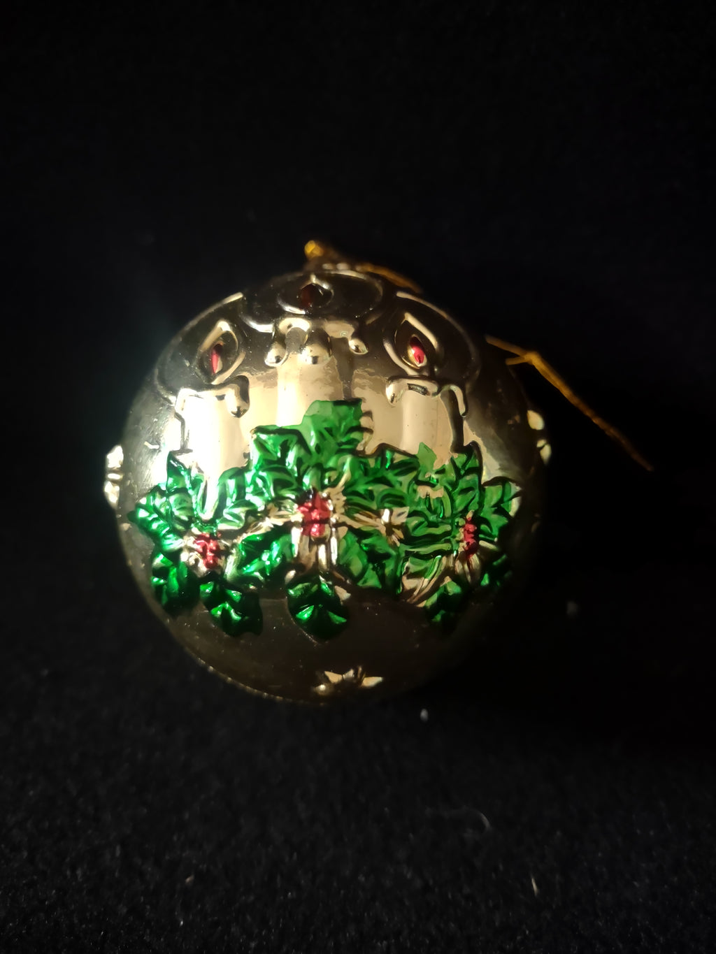 Christmas Plastic Ornaments Shiny Gold Holly Red Berries Candles X 8 (Lot 4539)