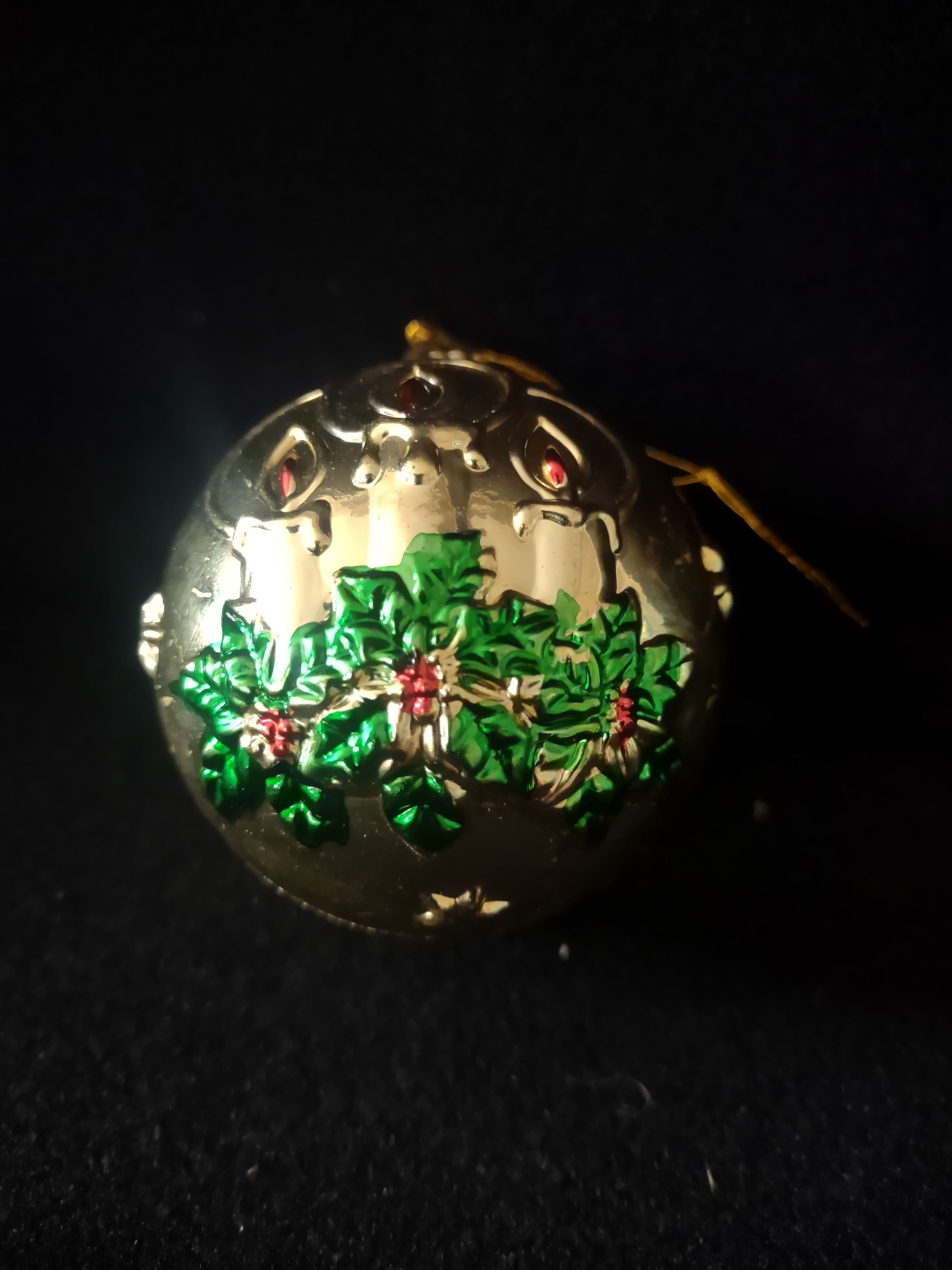 Christmas Plastic Ornaments Shiny Gold Holly Red Berries Candles X 8 (Lot 4539)