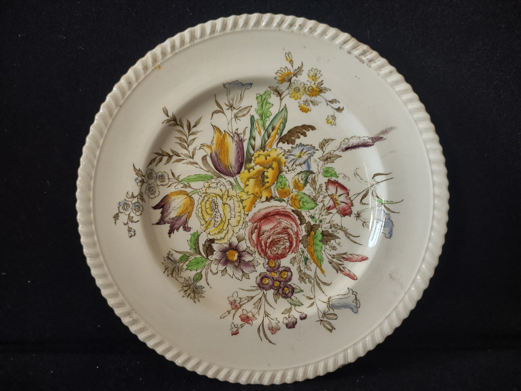 Vintage Johnson Bros Garden Bouquet Ironstone England Dinner Plate (lot 5613)