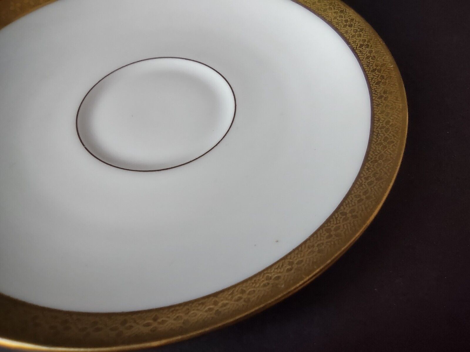 Haviland Limoges France Sophisticated Gold Trim White Teacup & Saucer (lot 656)