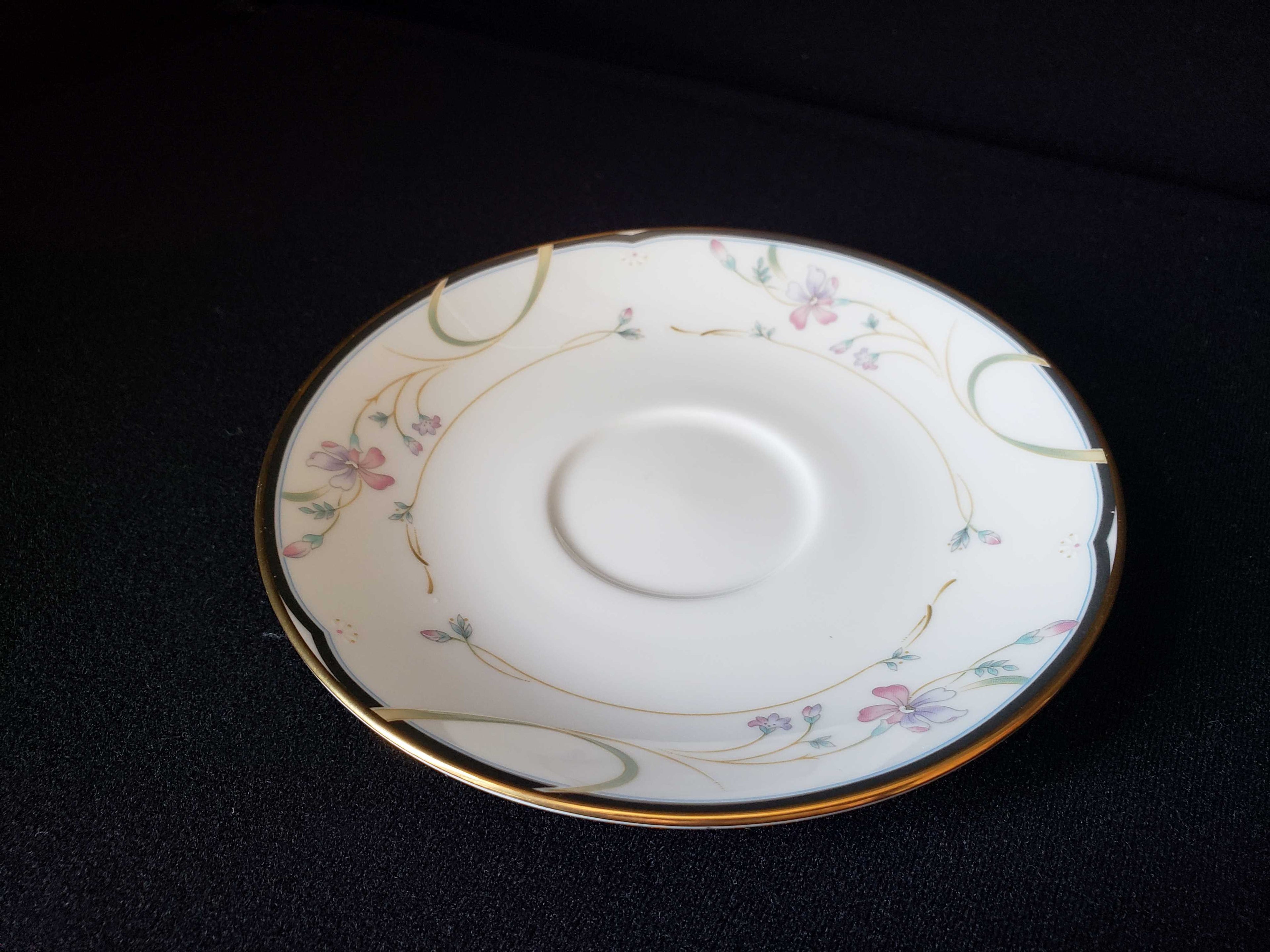 Vintage Lenox Debut Collection Constance Fine Bone Saucer ONLY (lot 1911)