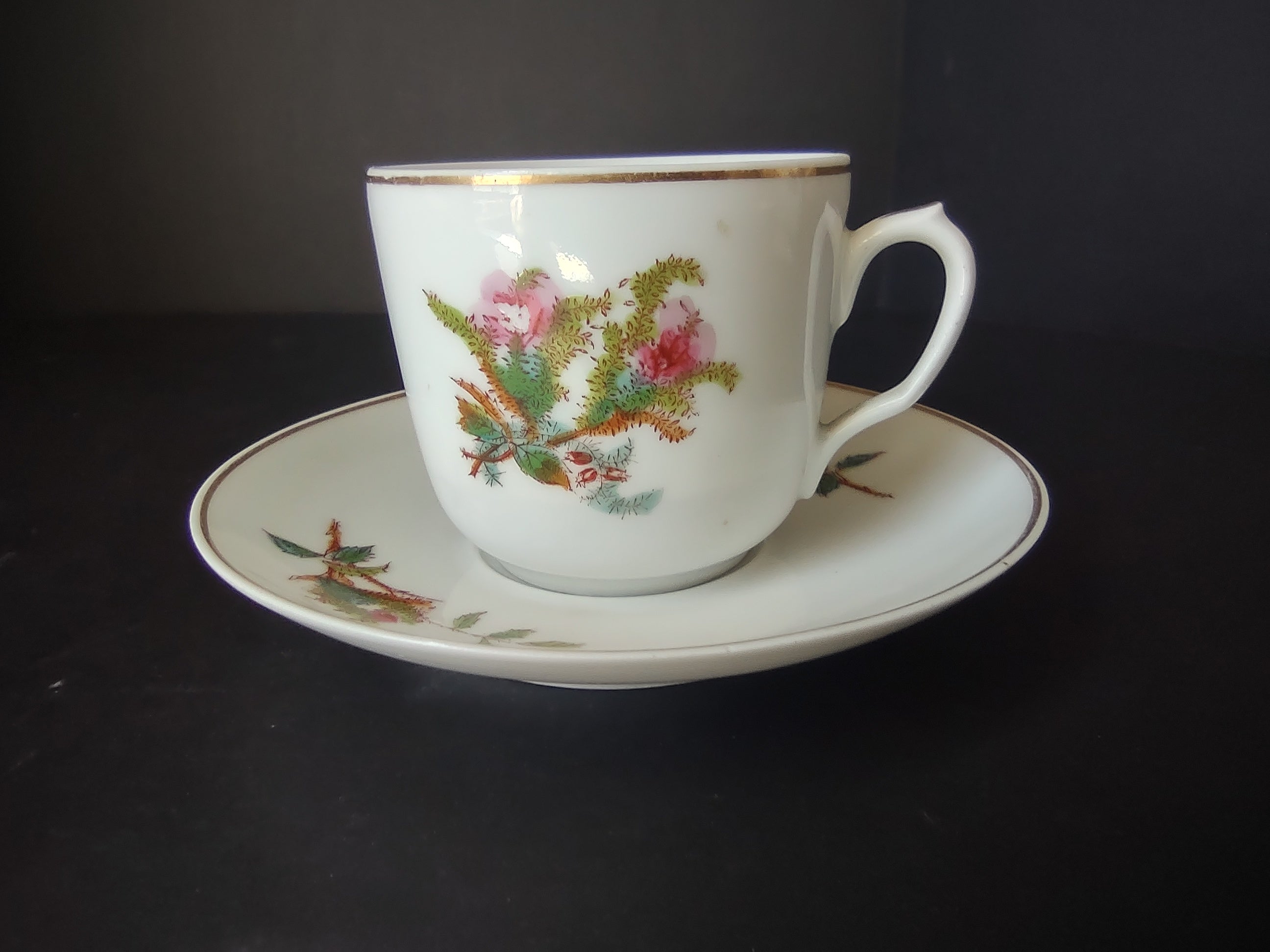 Haviland Limoges Tea Cup Saucer Moss Rose (lot 1056)