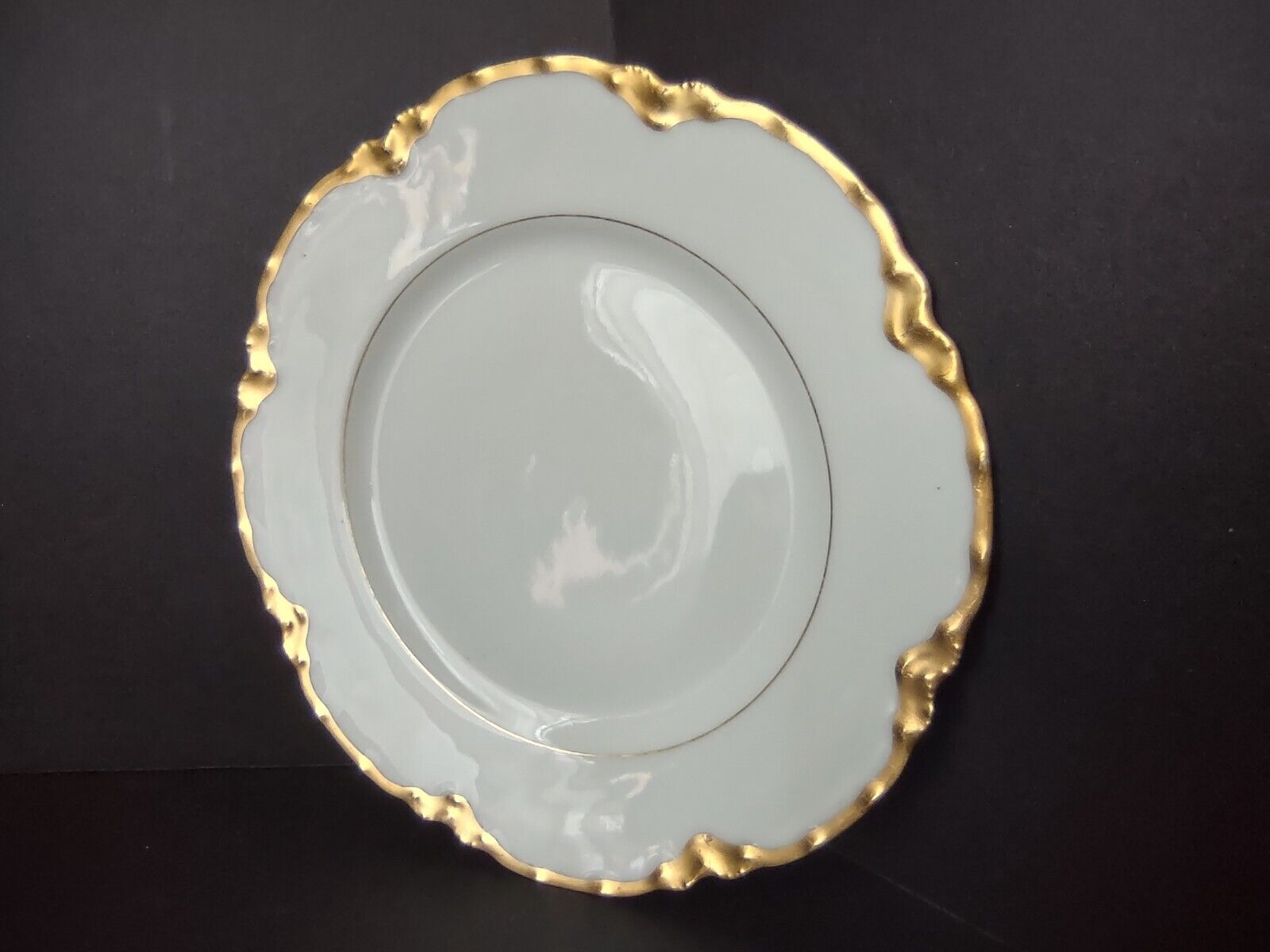 Haviland Limoges France Dessert Plate White & Heavy Gold Trim H808 (lot 700)