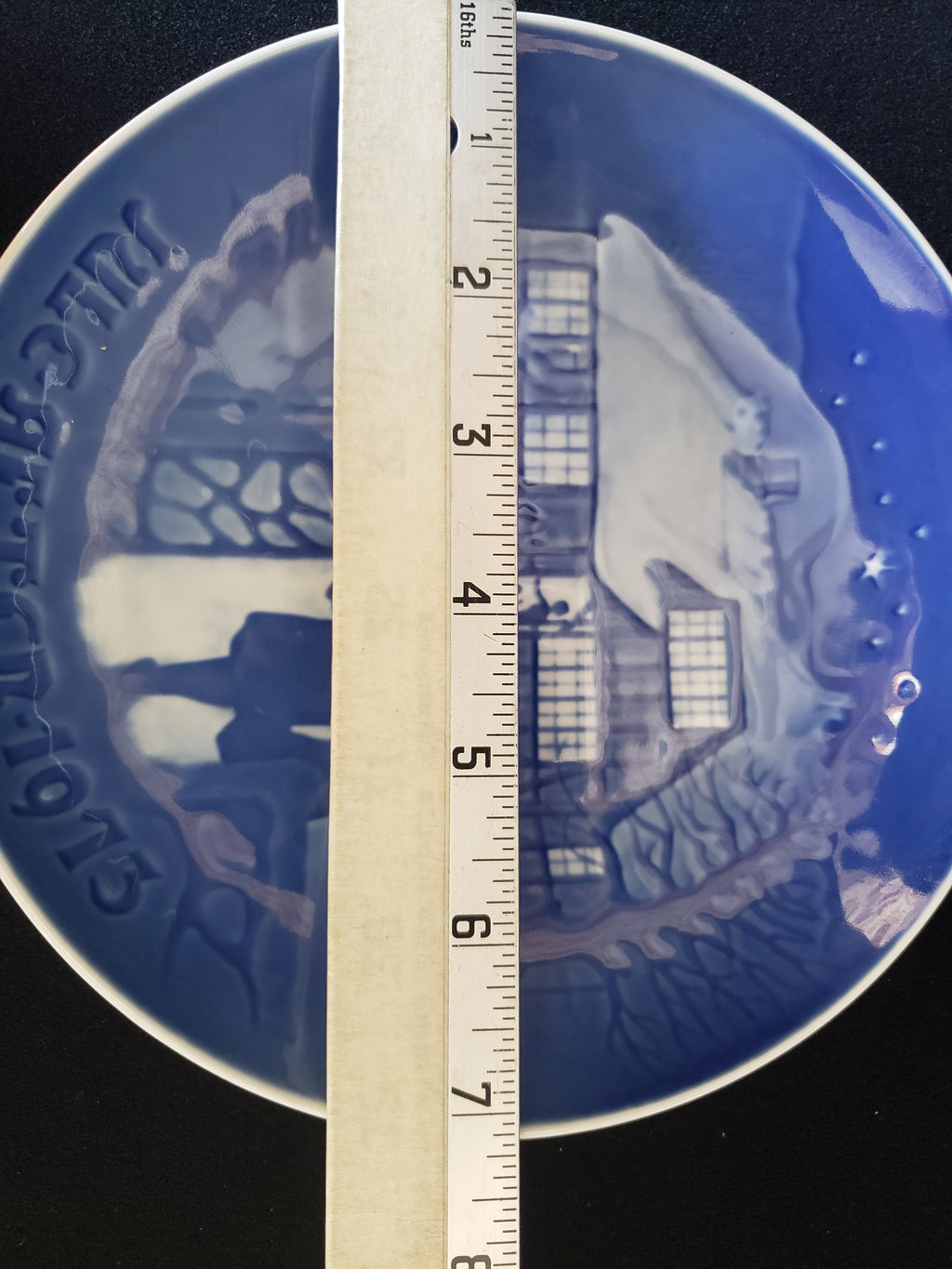 B & G Copenhagen Porcelain Wall Plate Country Christmas (lot 2196)