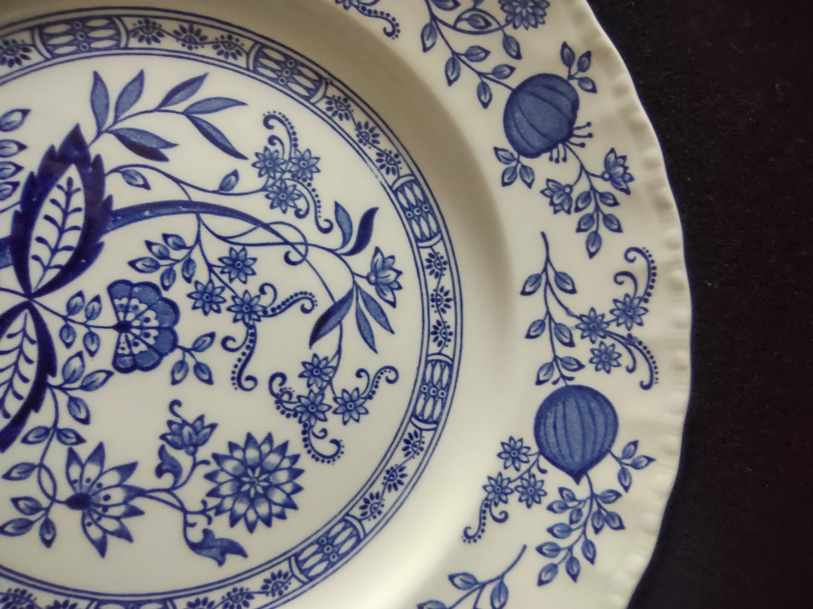 Vintage Enouch Wedgwood Blue Heritage 10" Dinner Plate Ironstone England (5975)