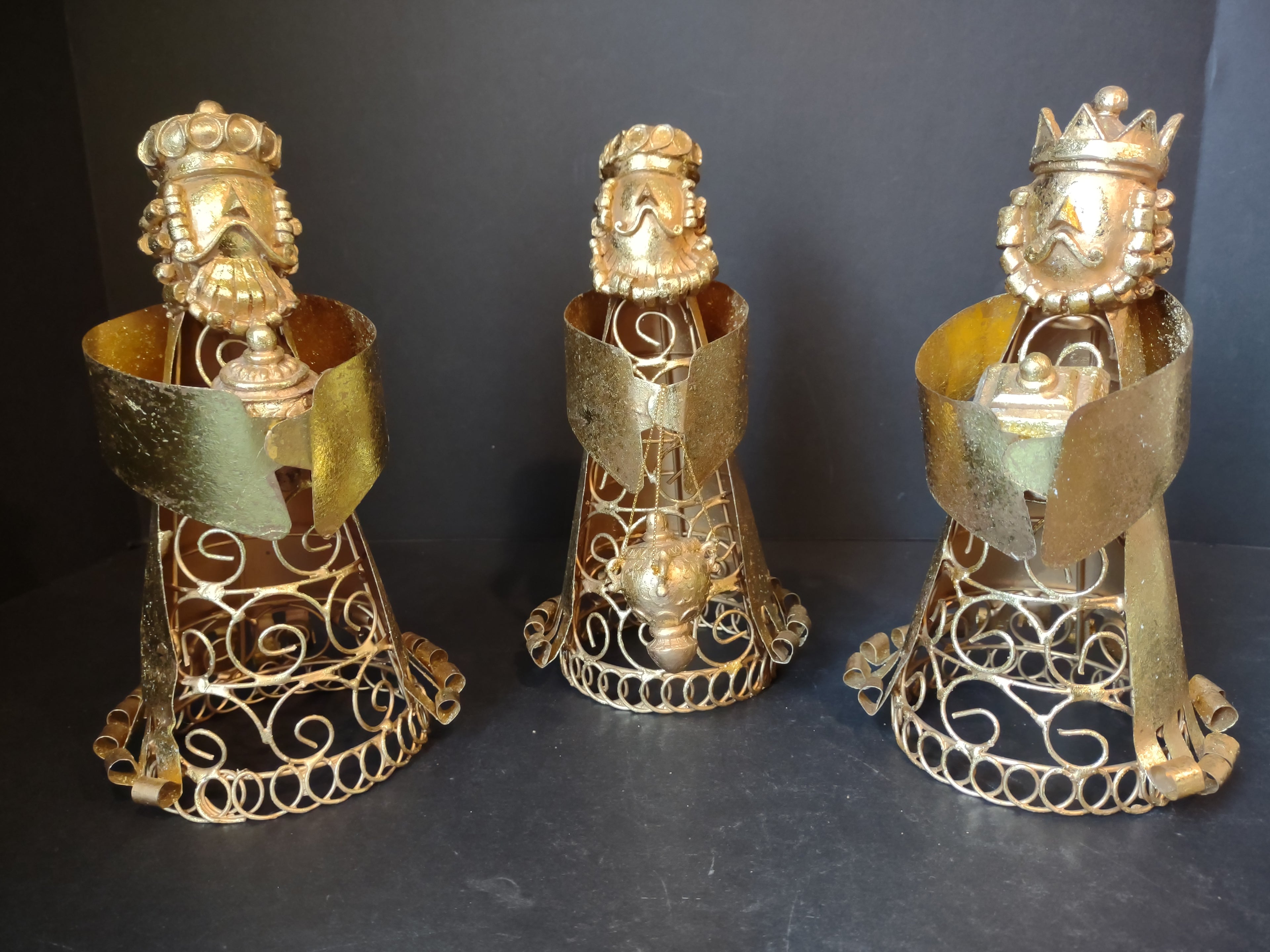 Christmas Set 3 Wiseman Gold Color 8" (lot 1458)