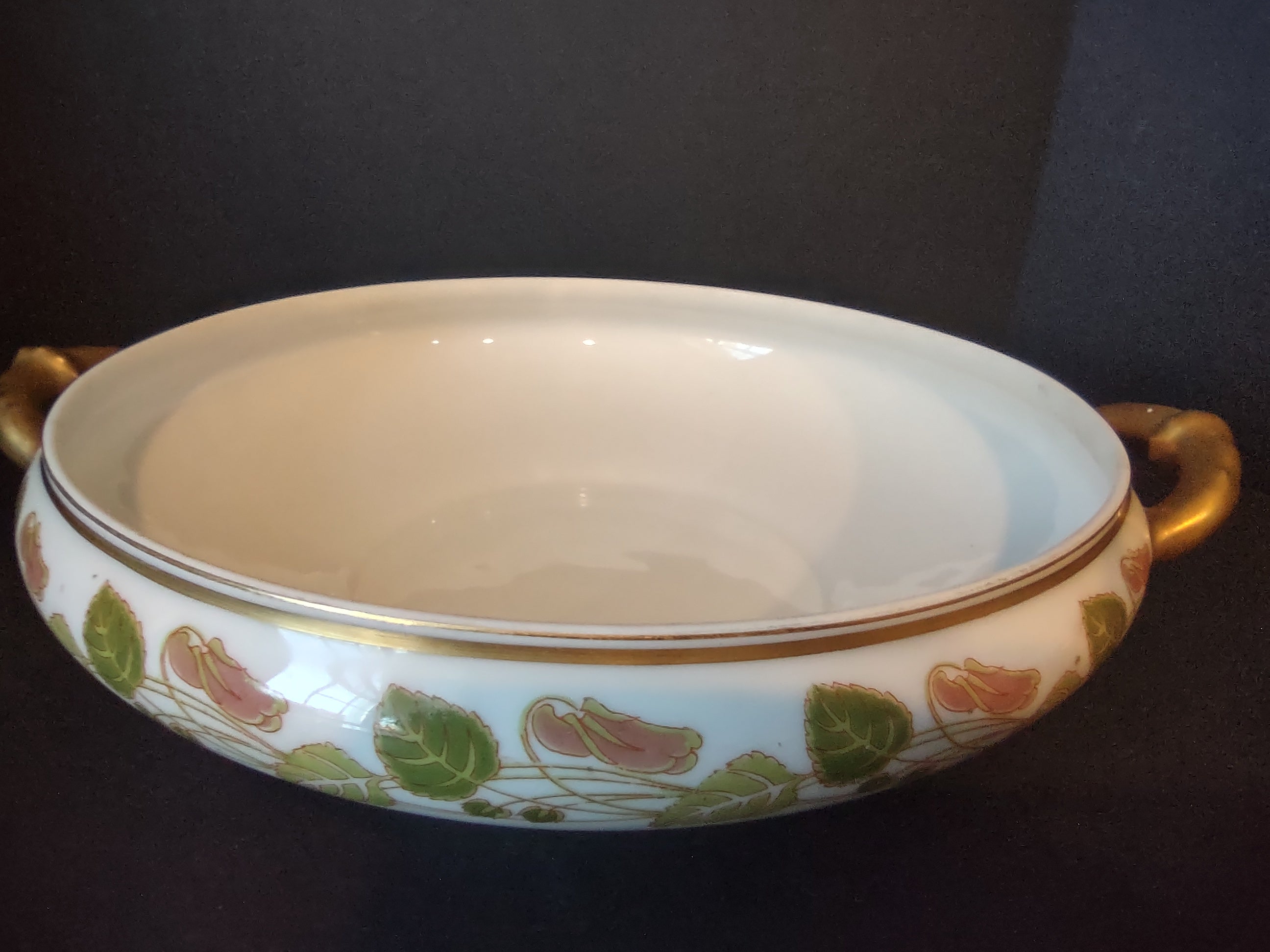 Haviland France Limoges Round Serving Tureen NO LID (lot 1078)