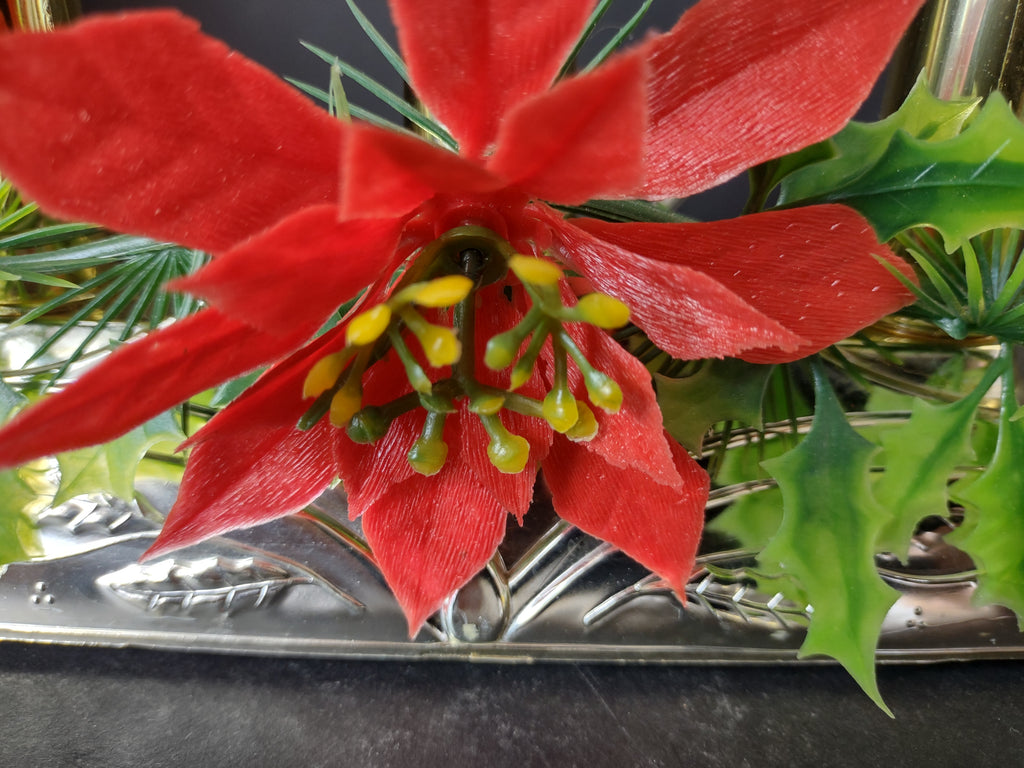 Christmas Window 5 Candle Drip Red Lights Golden Candelabra Candolier (lot 2304)