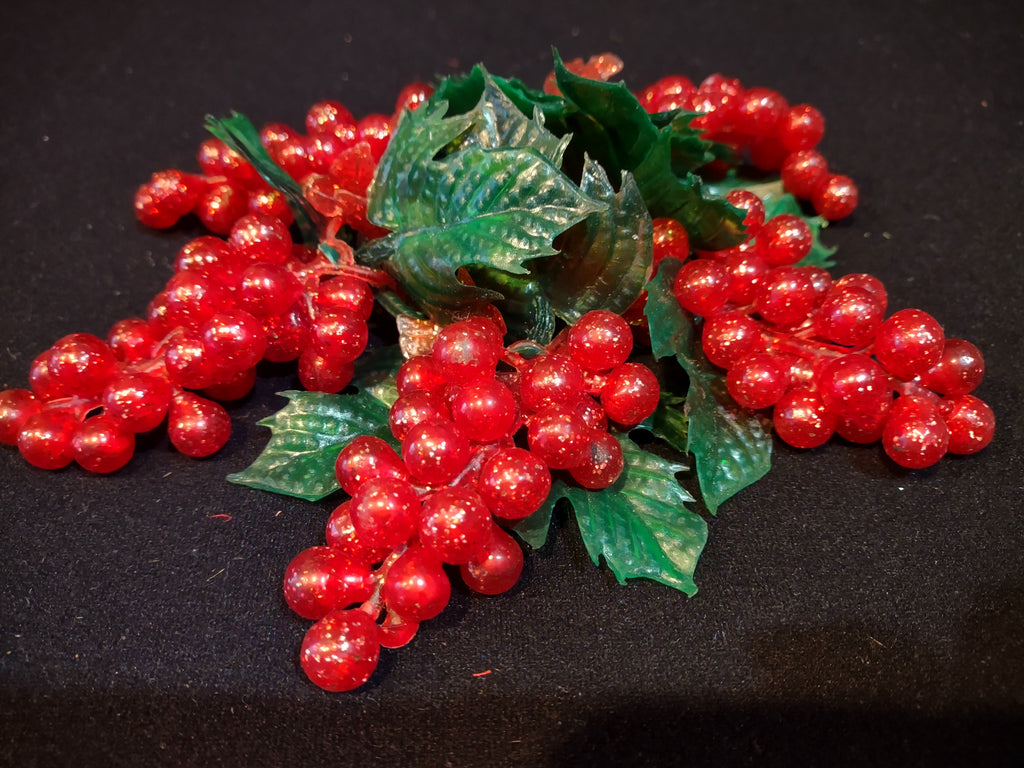 Vintage Christmas Plastic Red Grapes 8" Candle Ring 2.5" Opening (Lot 4771)