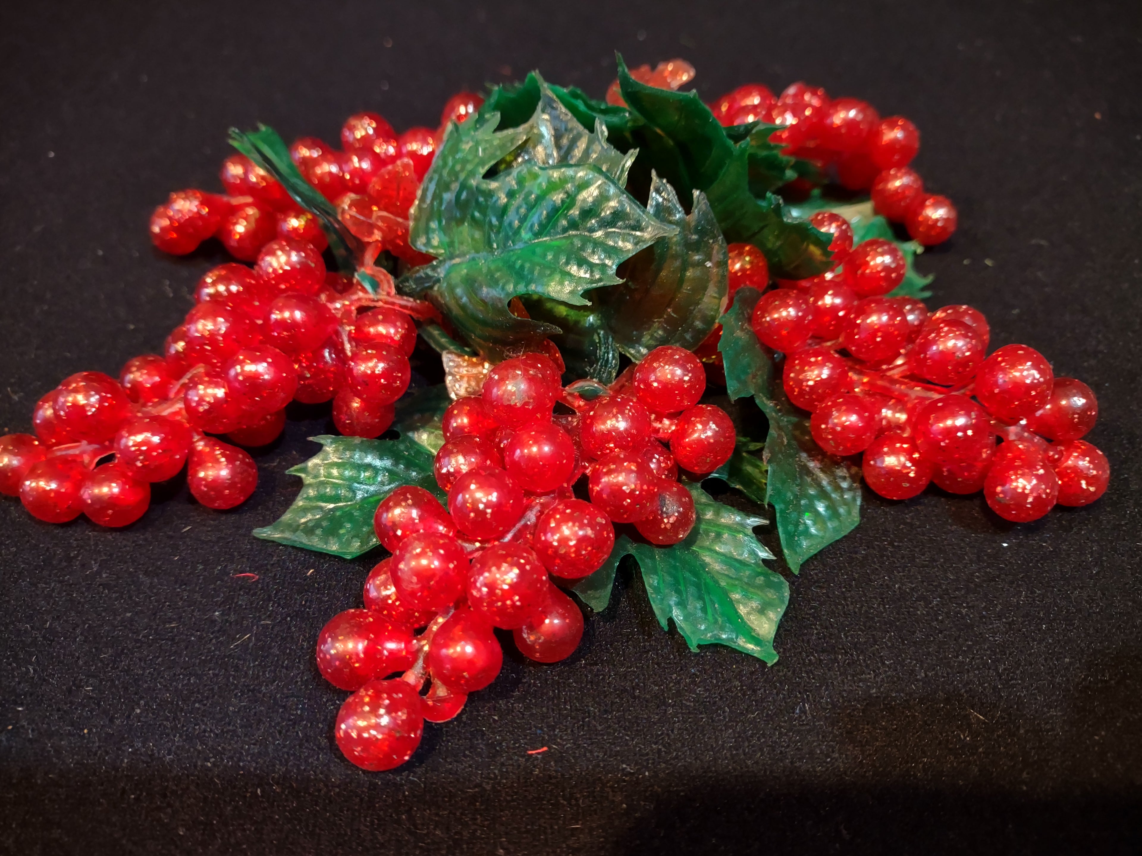 Vintage Christmas Plastic Red Grapes 8" Candle Ring 2.5" Opening (Lot 4771)