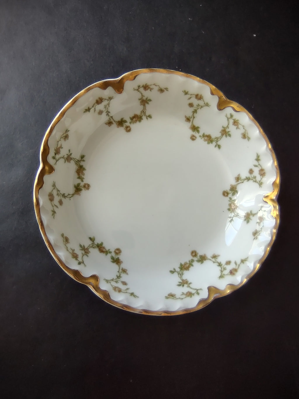 Haviland Limoges French 5" Cranberry Bowl Green Gold Trim (lot 1118)