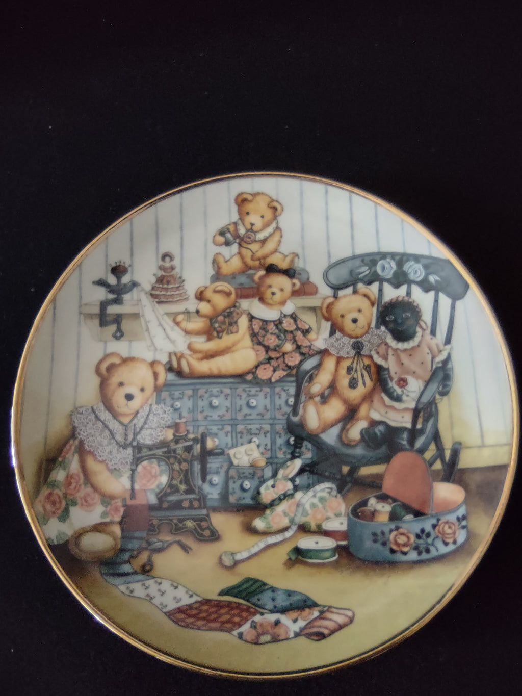 Franklin Mint Collectible Teddy Bear Sewing Circle Nita Showers Plate (Lot 4013)